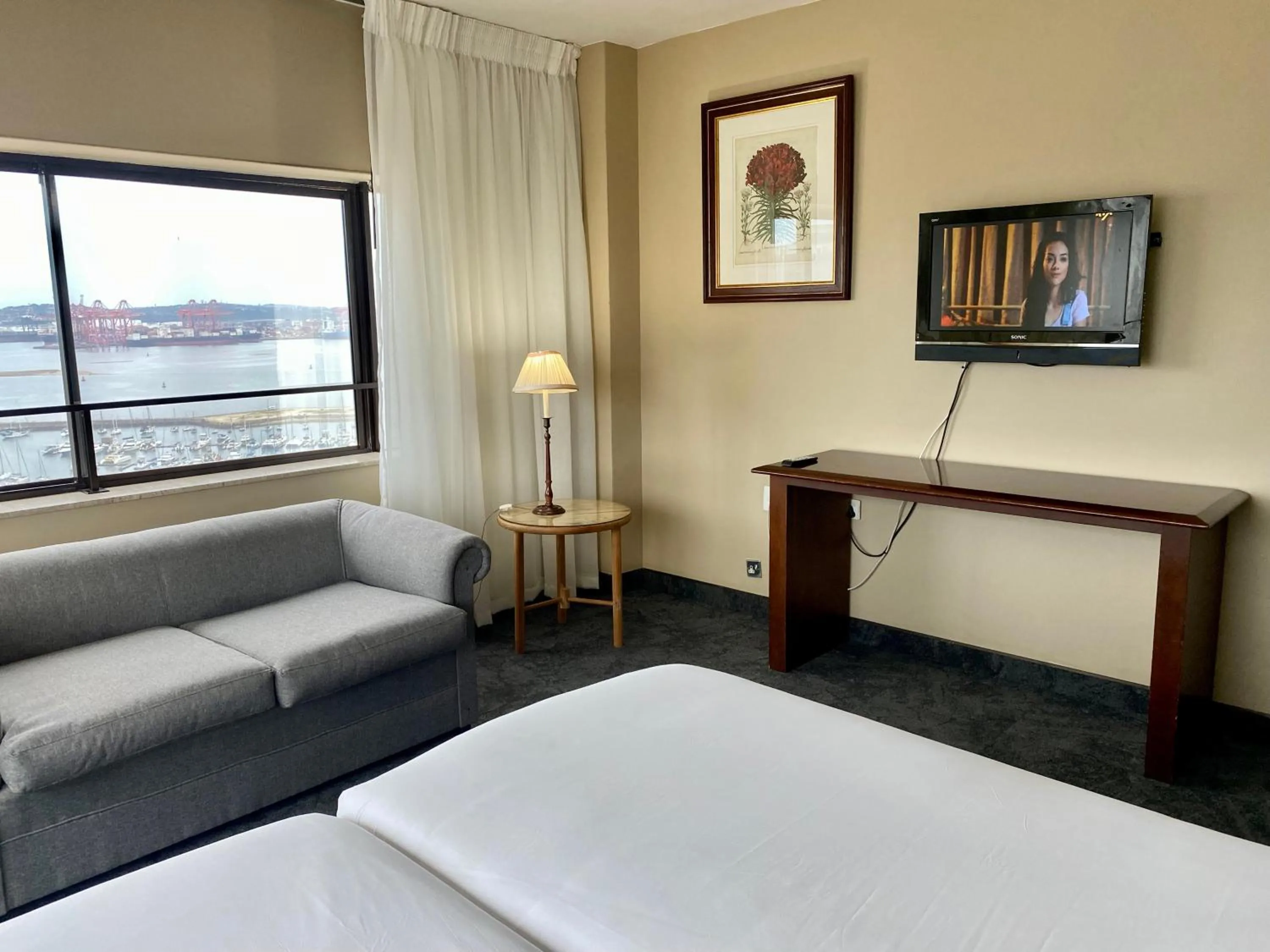 Bed in The Royal Hotel by Coastlands Hotels & Resorts