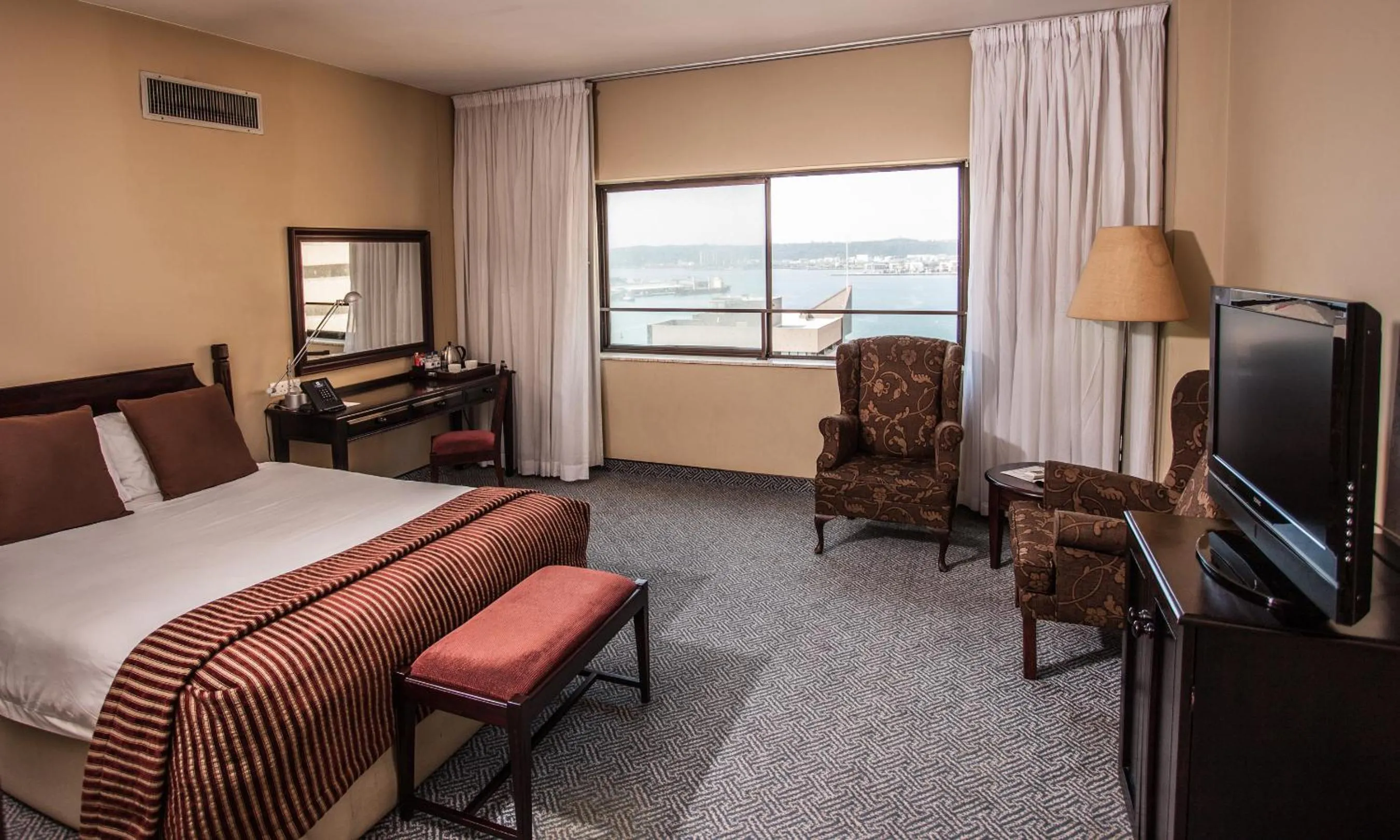 Photo of the whole room, Bed in The Royal Hotel by Coastlands Hotels & Resorts