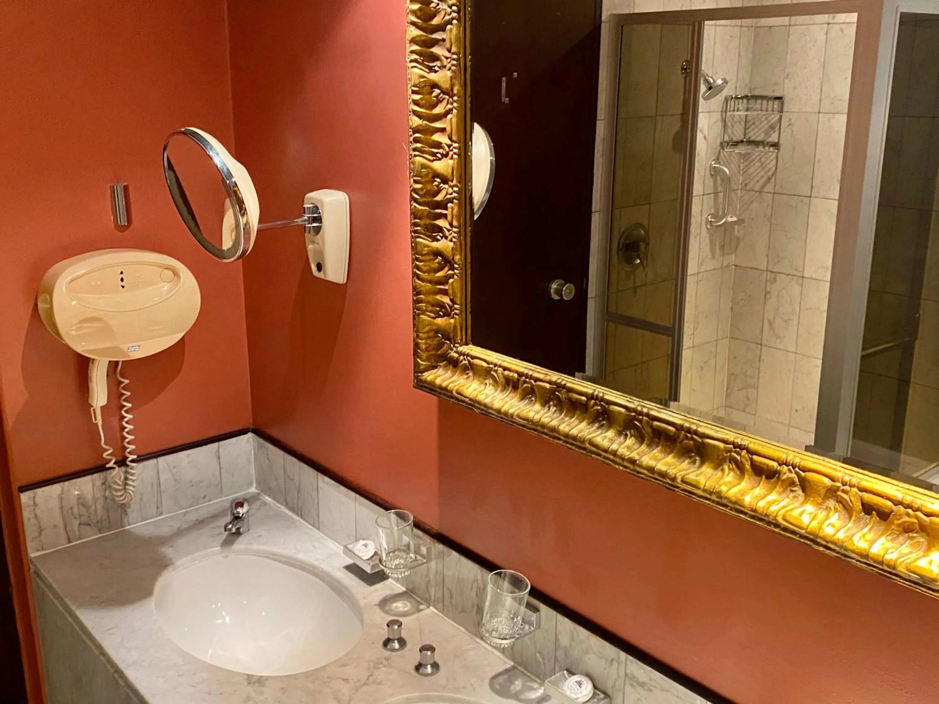 Shower in The Royal Hotel by Coastlands Hotels & Resorts