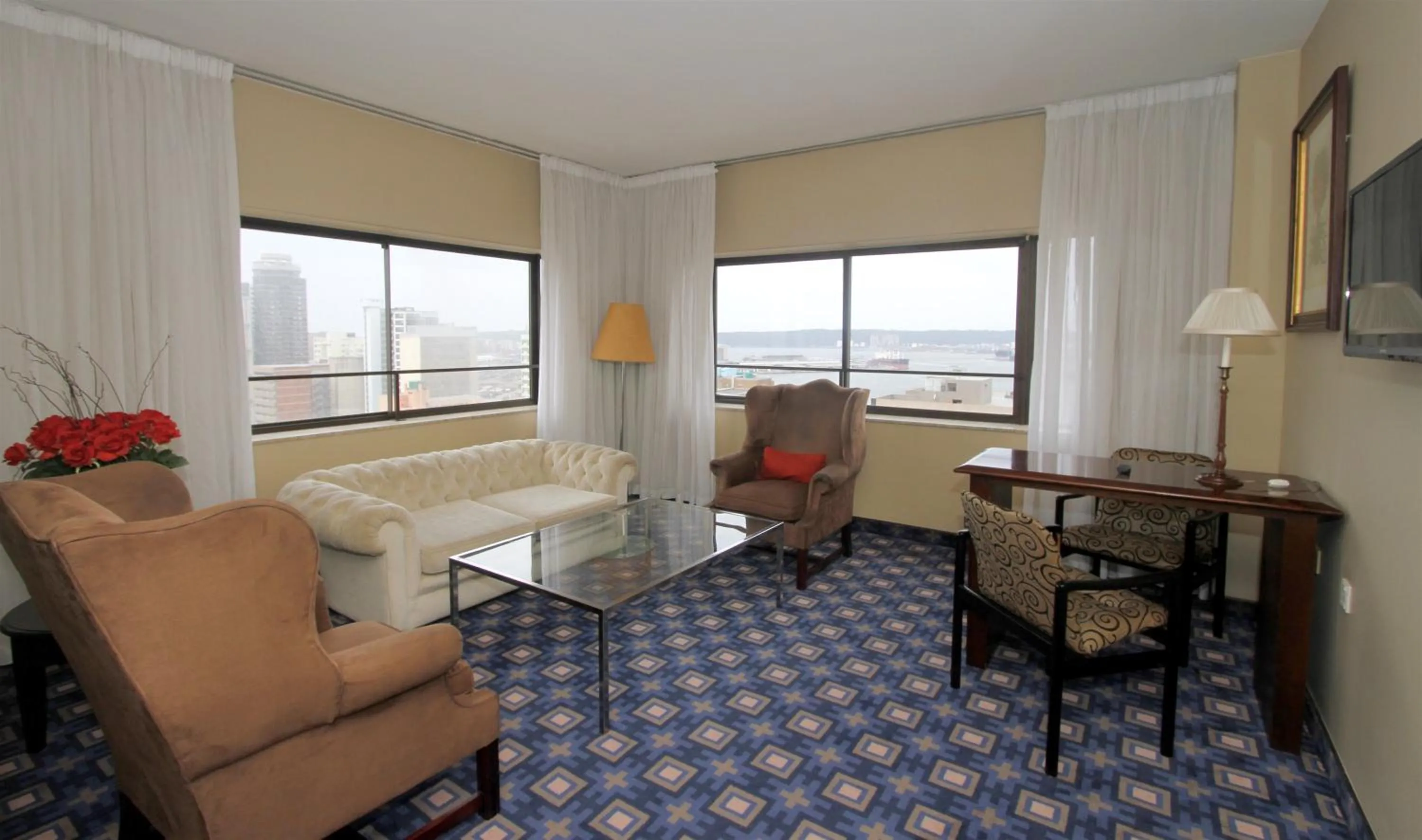 Living room in The Royal Hotel by Coastlands Hotels & Resorts