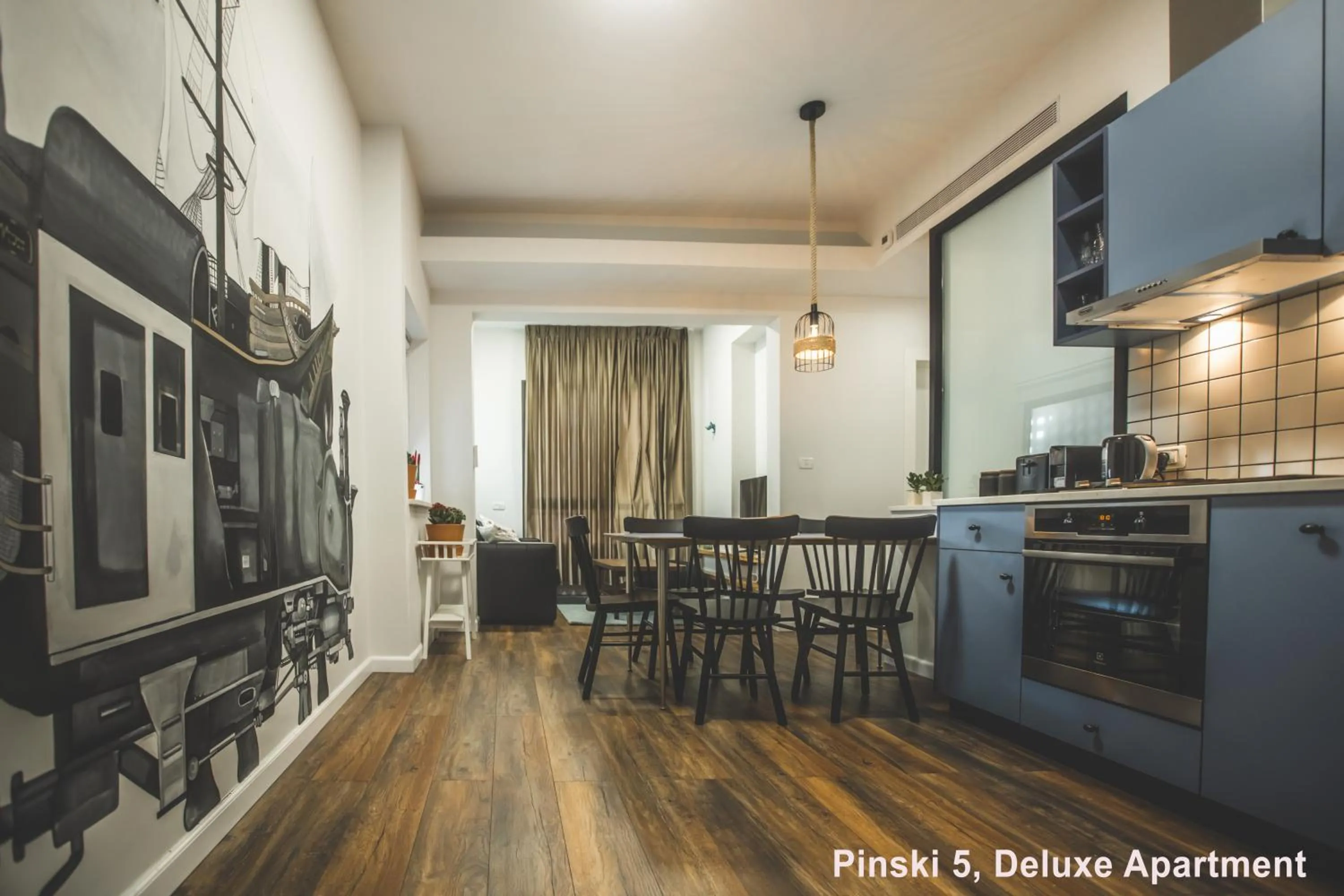 Kitchen or kitchenette in Carmel Boutique Apartments