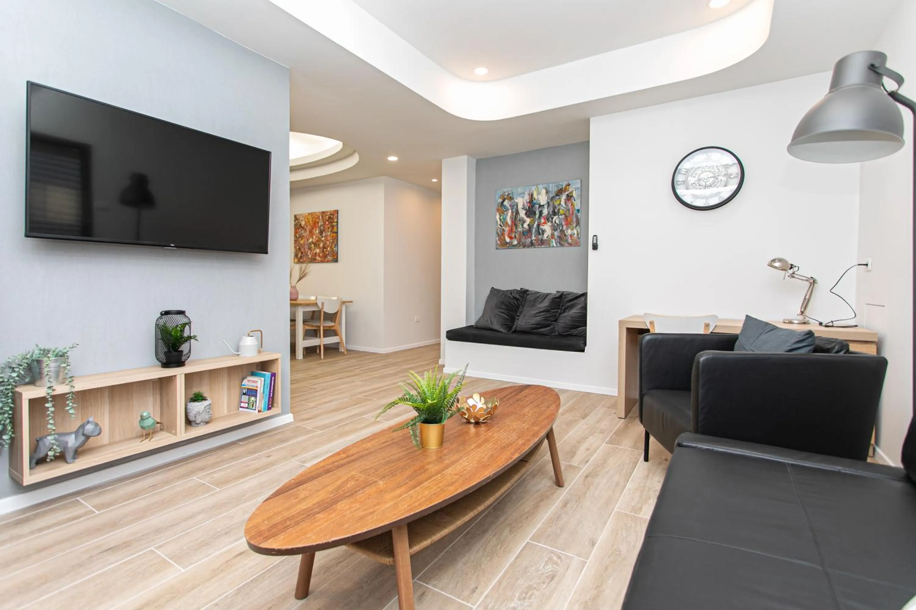 TV and multimedia in Carmel Boutique Apartments