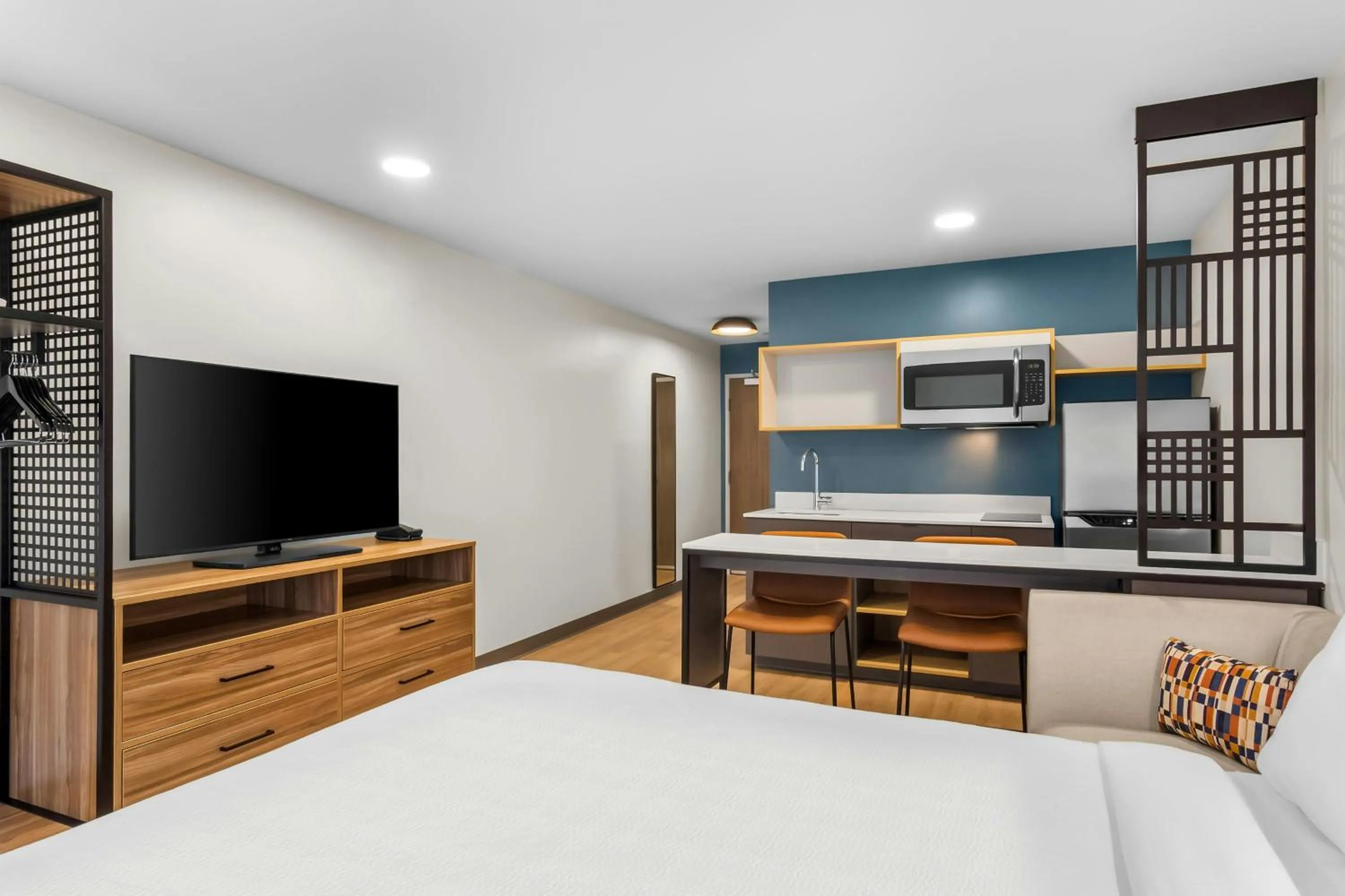 Photo of the whole room, Bed in StudioRes by Marriott Jacksonville Orange Park