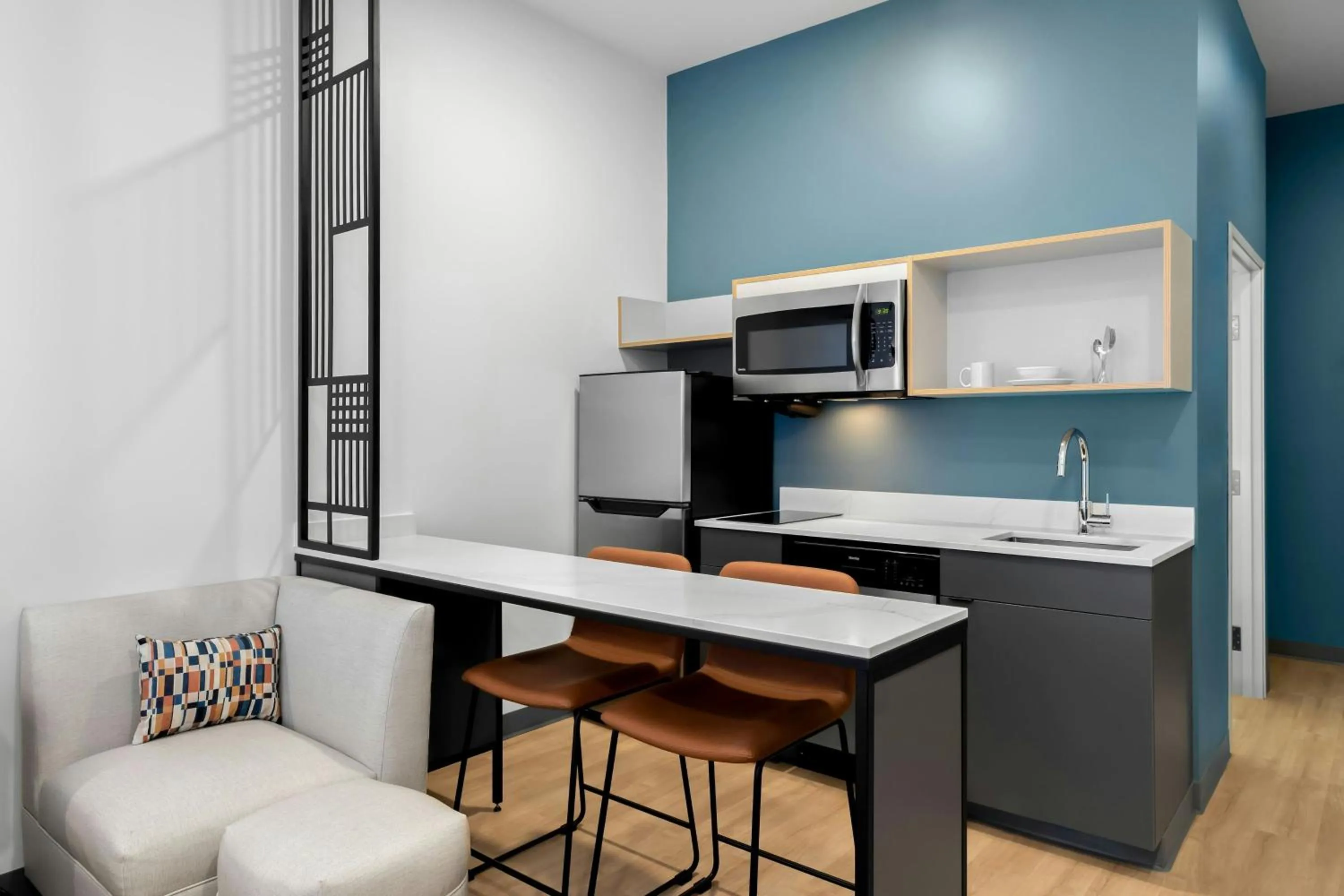 Kitchen or kitchenette in StudioRes by Marriott Jacksonville Orange Park