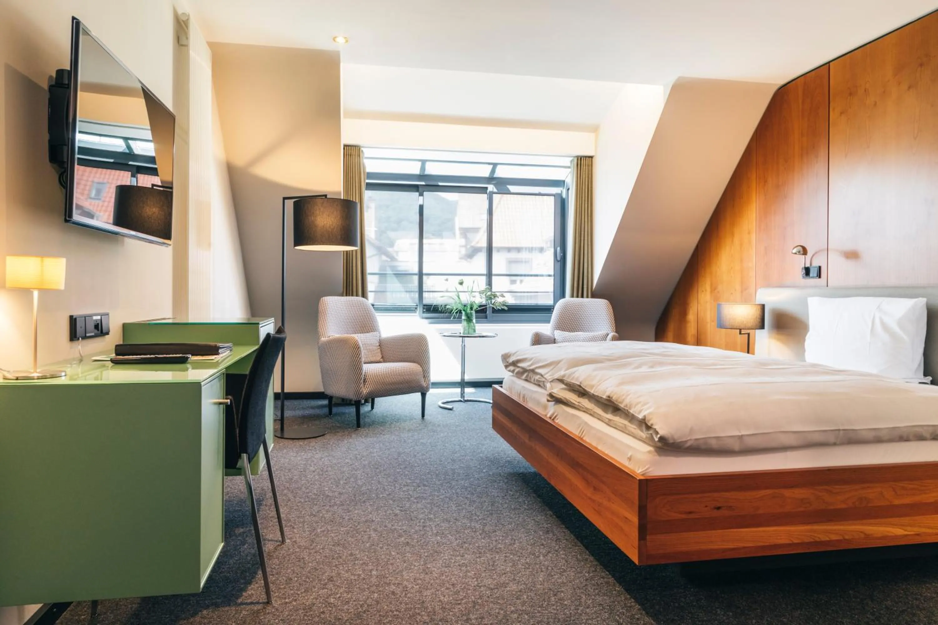 Photo of the whole room, Bed in Consulat des Weins