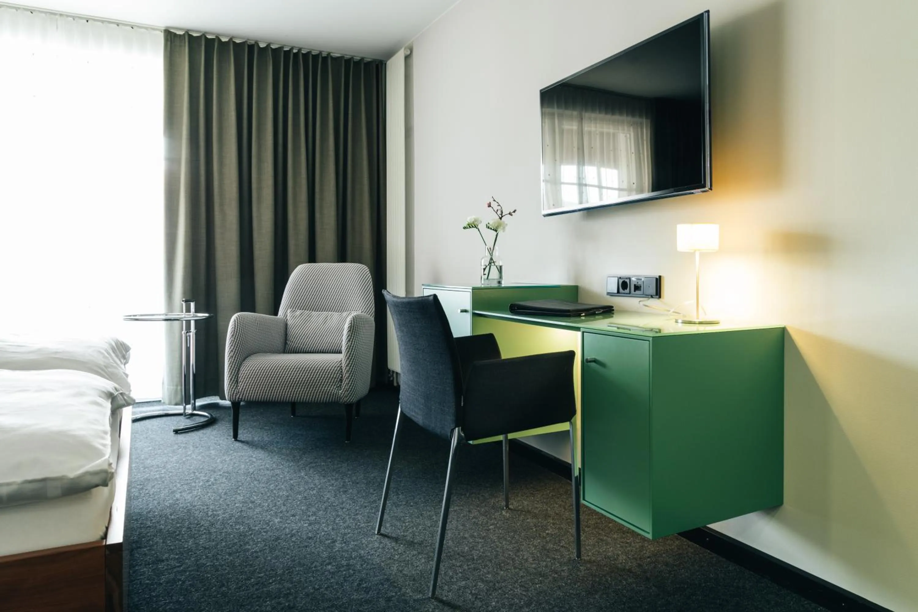 Photo of the whole room in Consulat des Weins