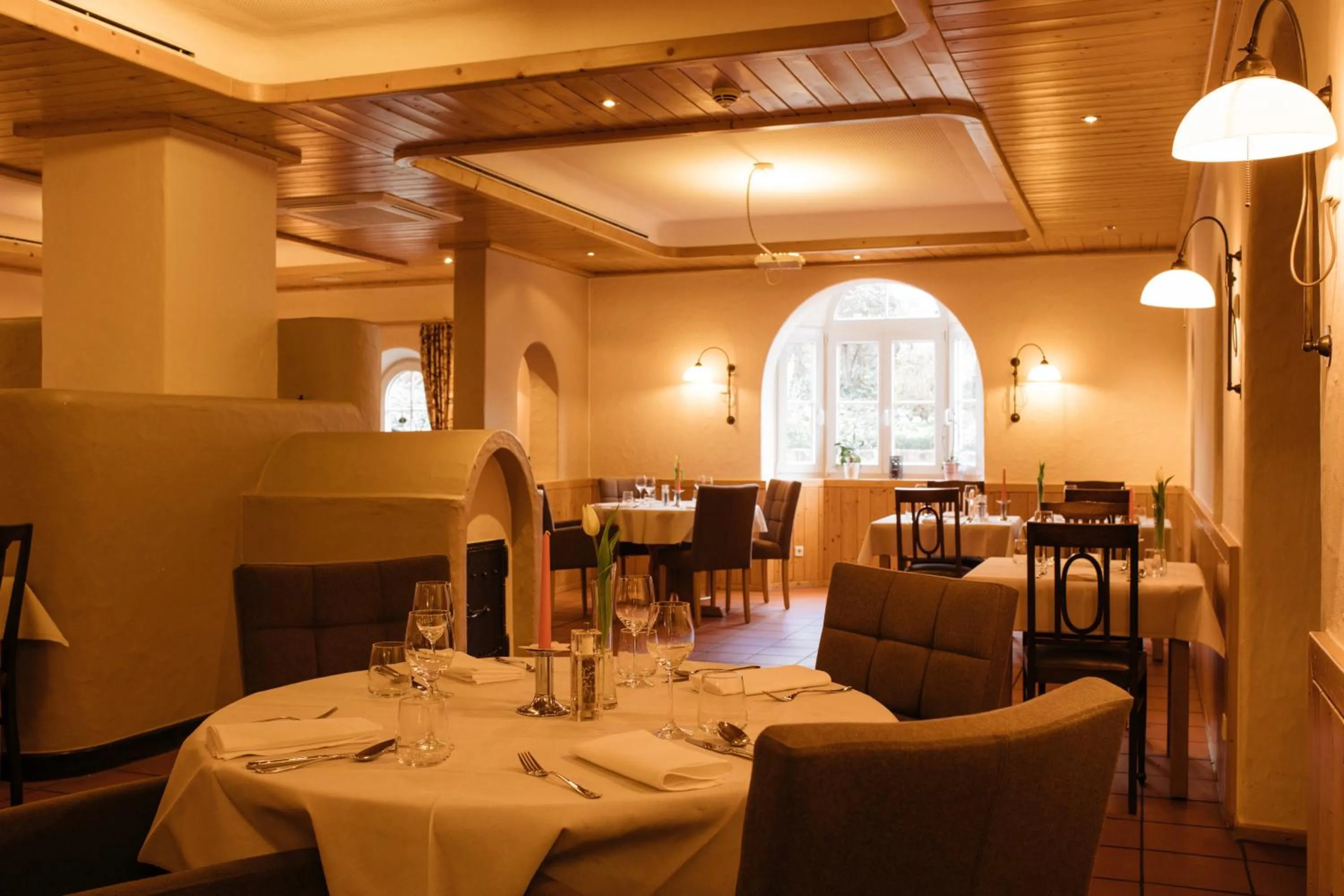 Restaurant/places to eat in Consulat des Weins