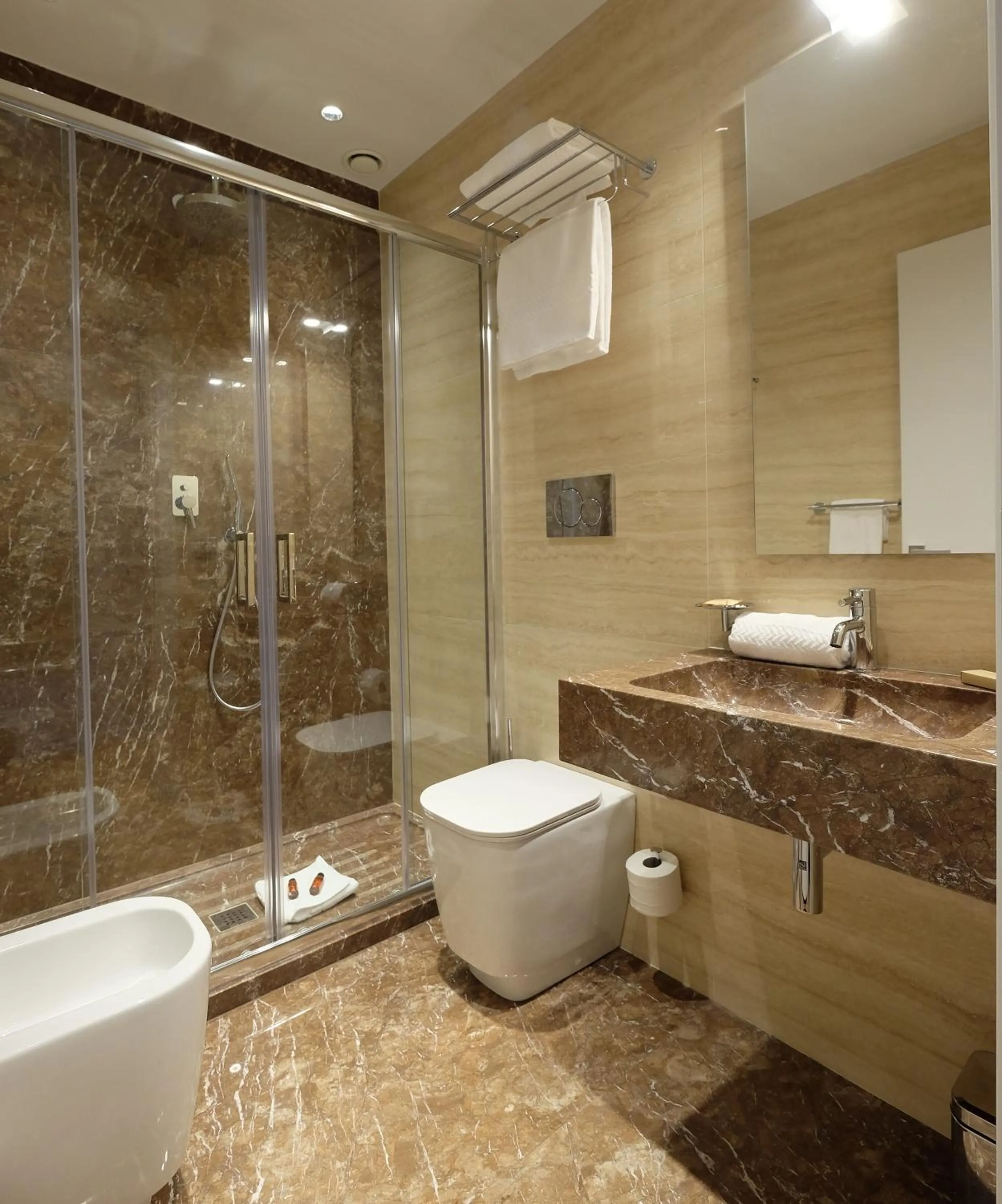 Bathroom in Navona Rooms