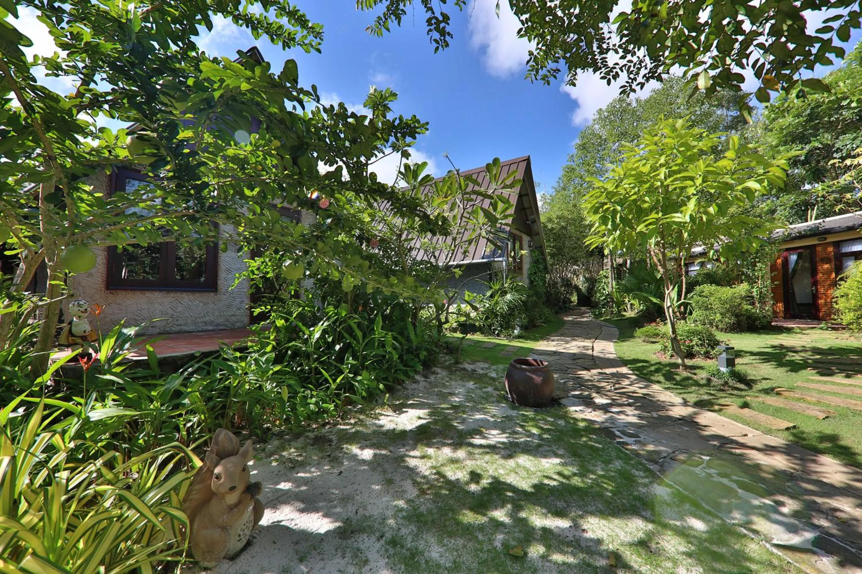 Inner courtyard view in La Paloma Resort