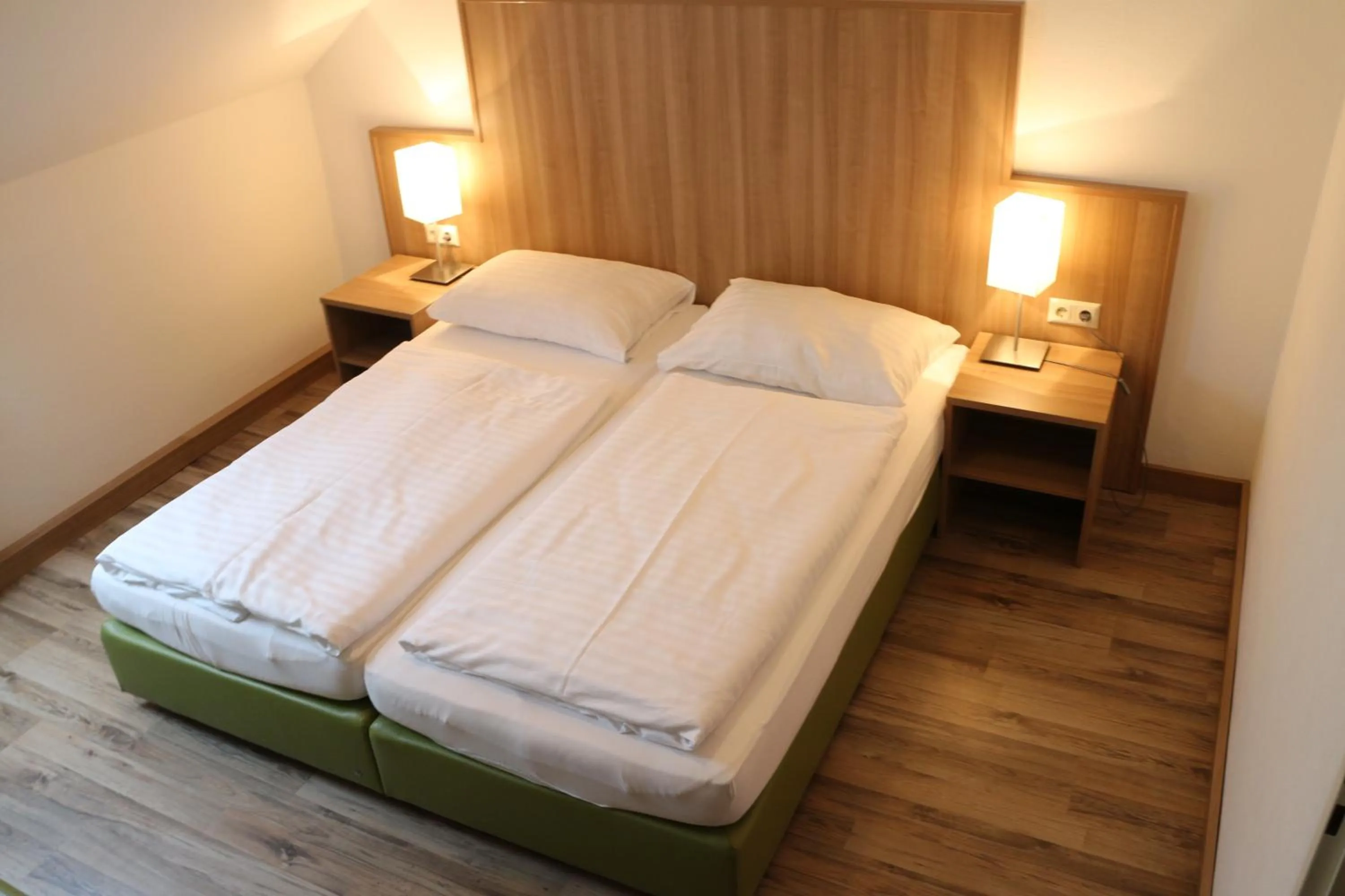 Bedroom, Bed in Gasthof Kranerwirt