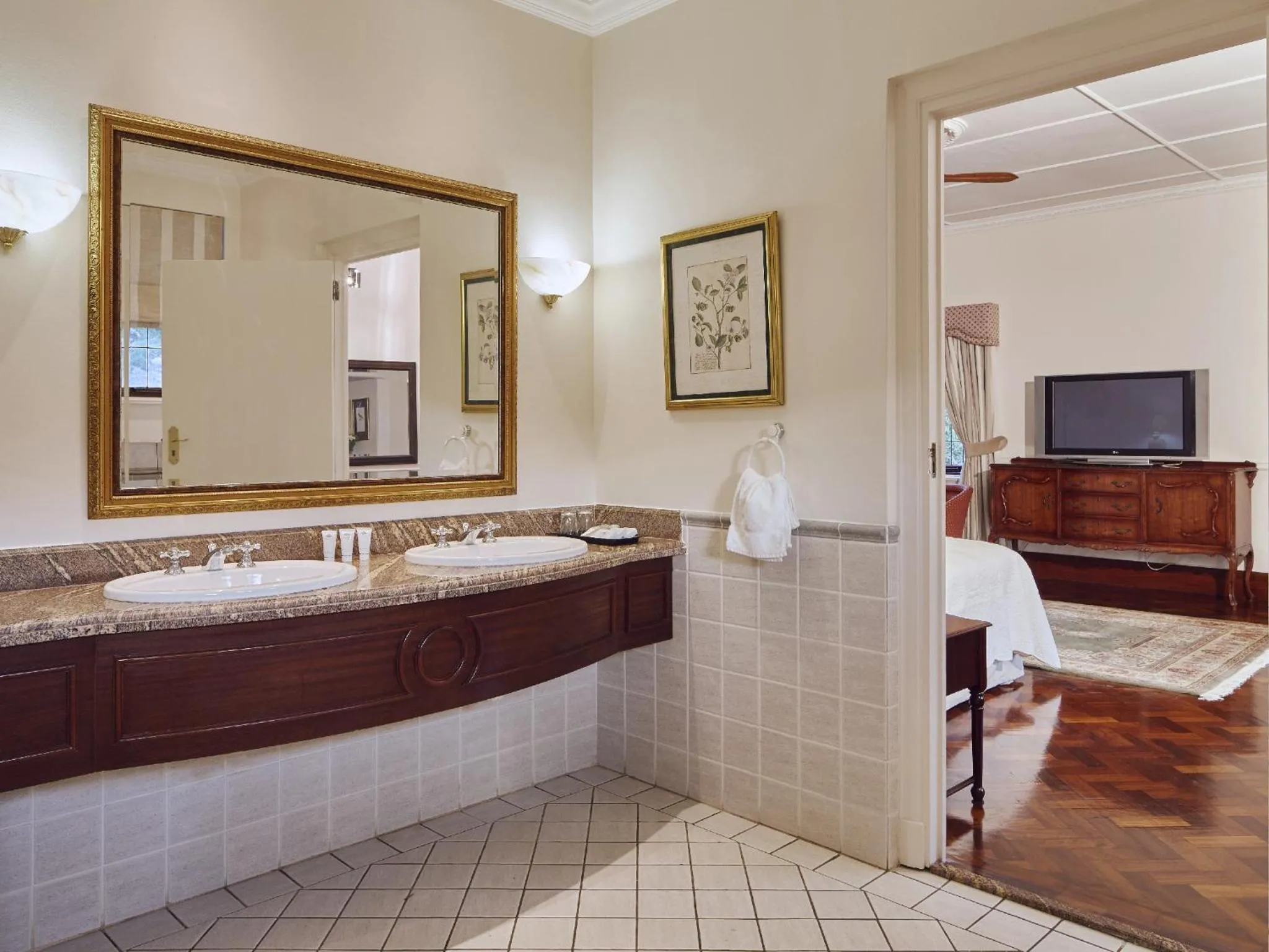 Bathroom in Selborne Golf Estate, Hotel & Spa