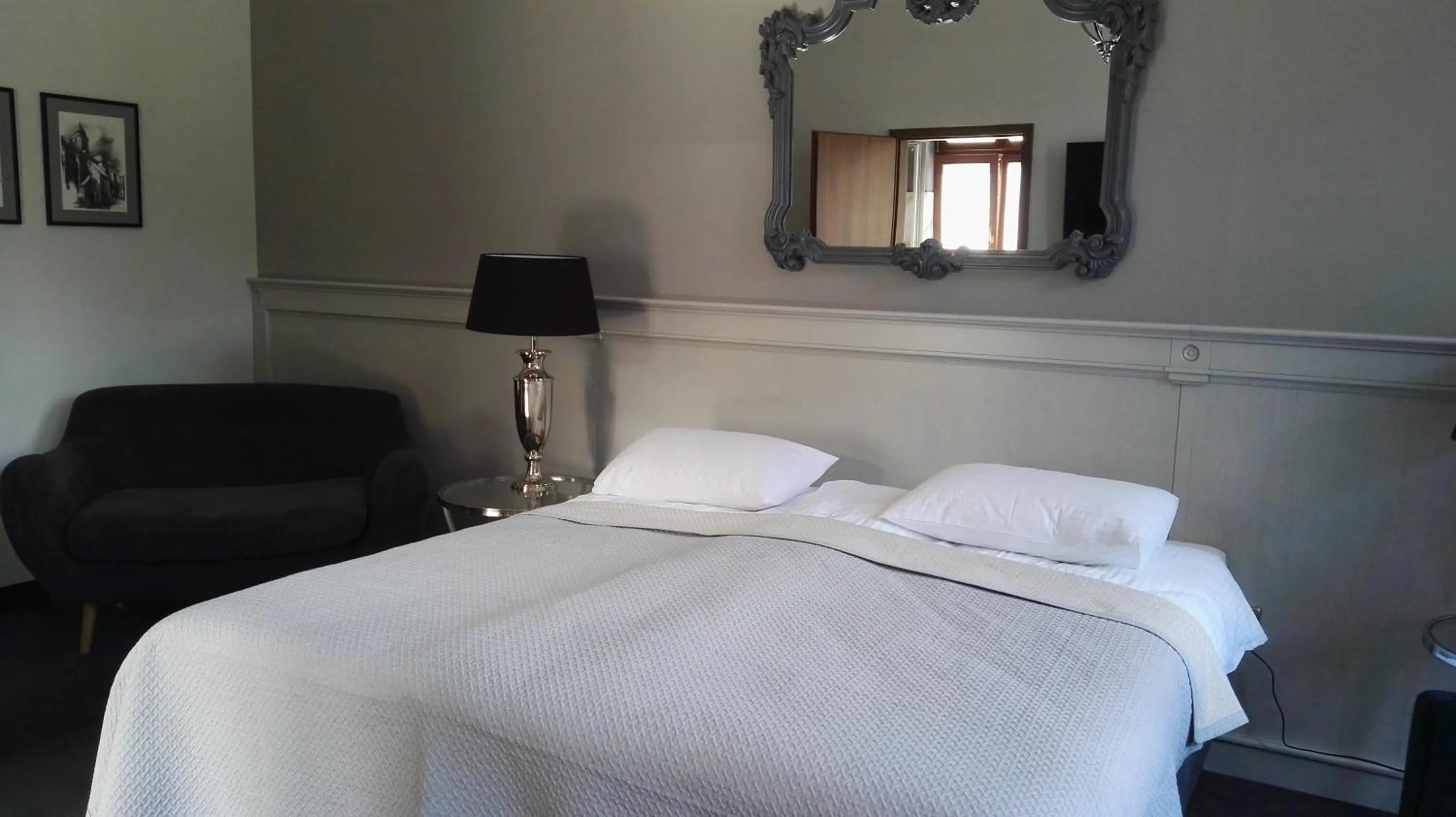 Balcony/Terrace, Bed in Hotel Retro B.A. Zientarski