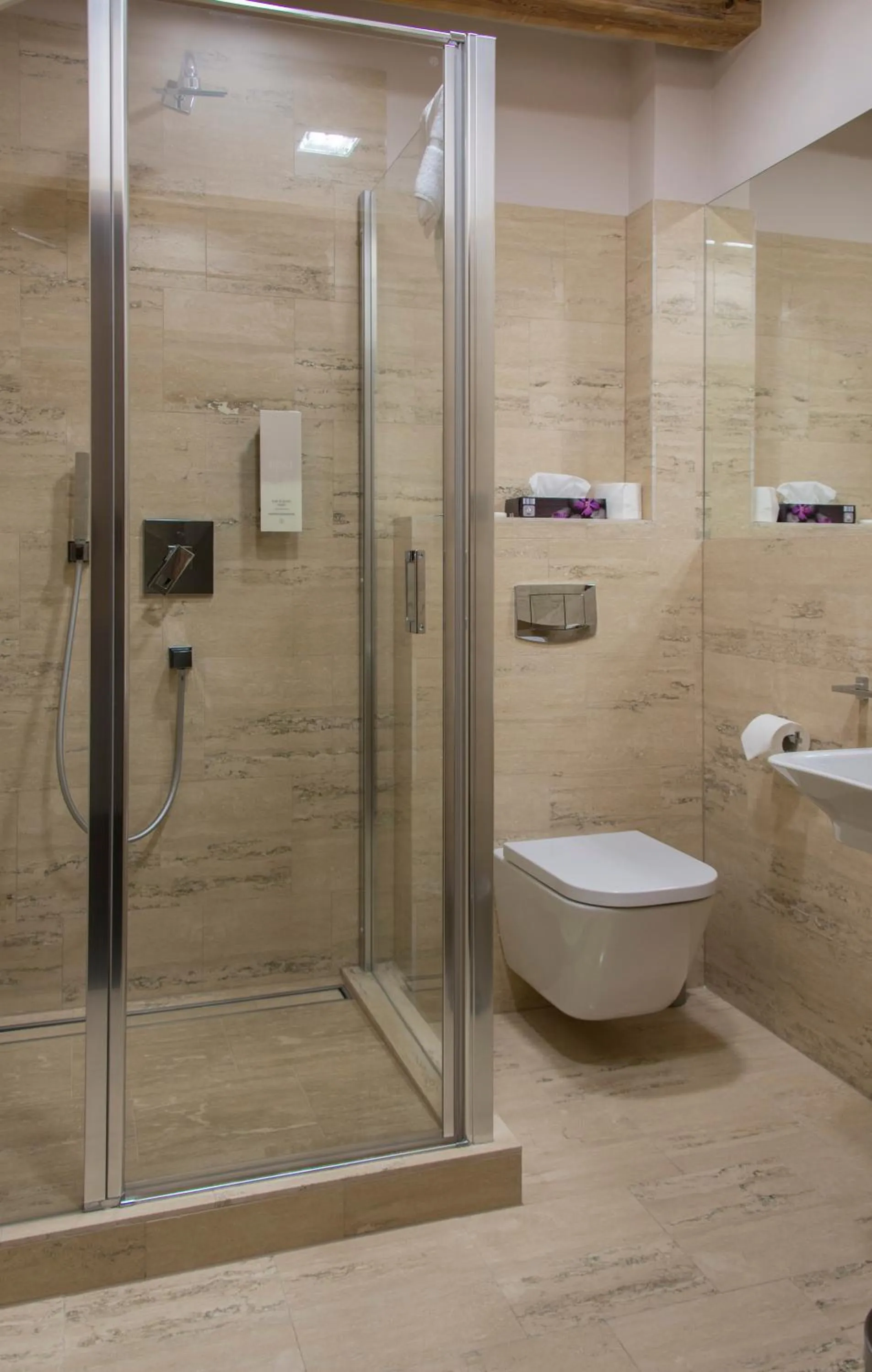 Bathroom in Hotel Retro B.A. Zientarski