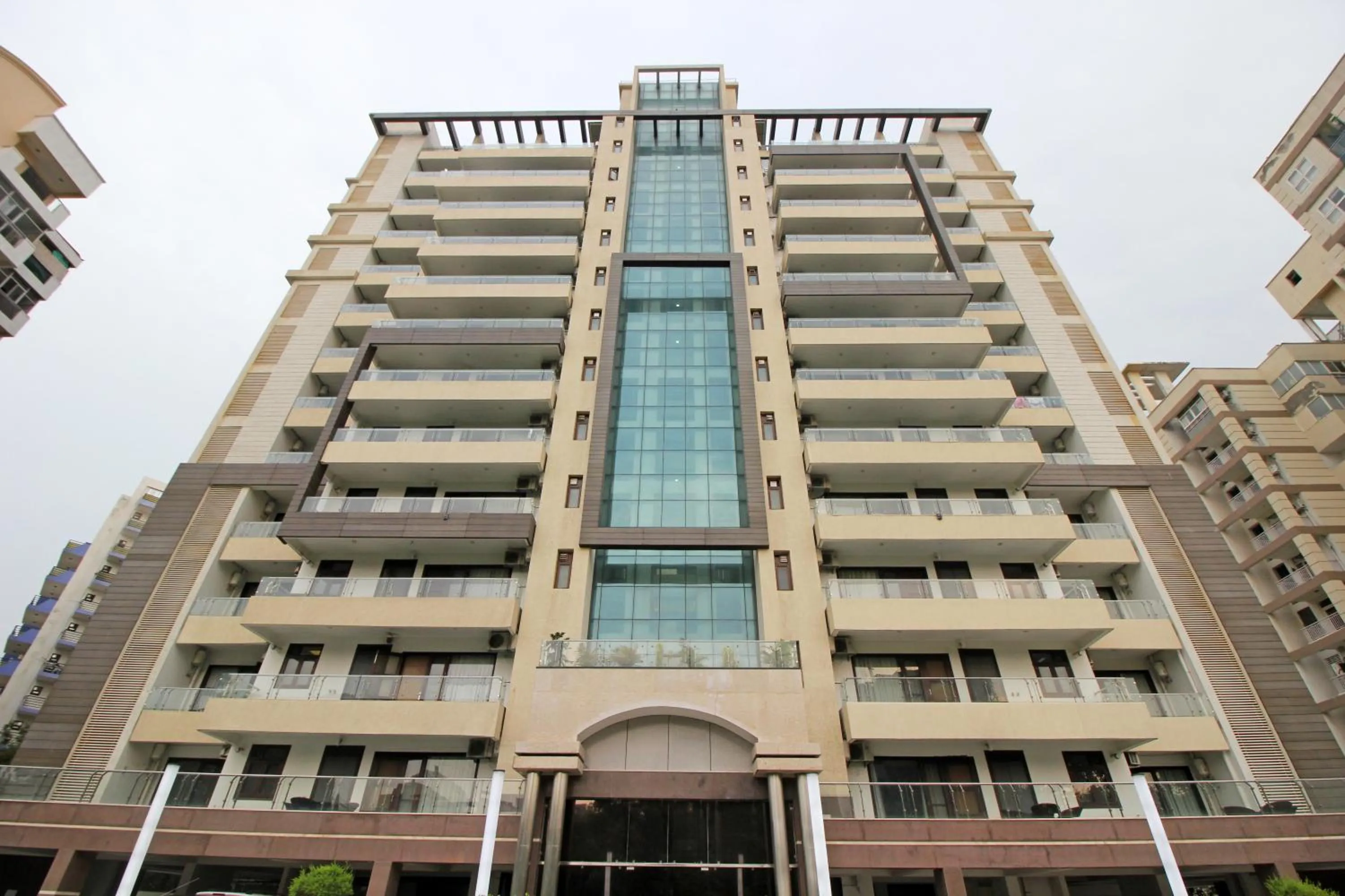 Gazebo Inn & Suites Medanta