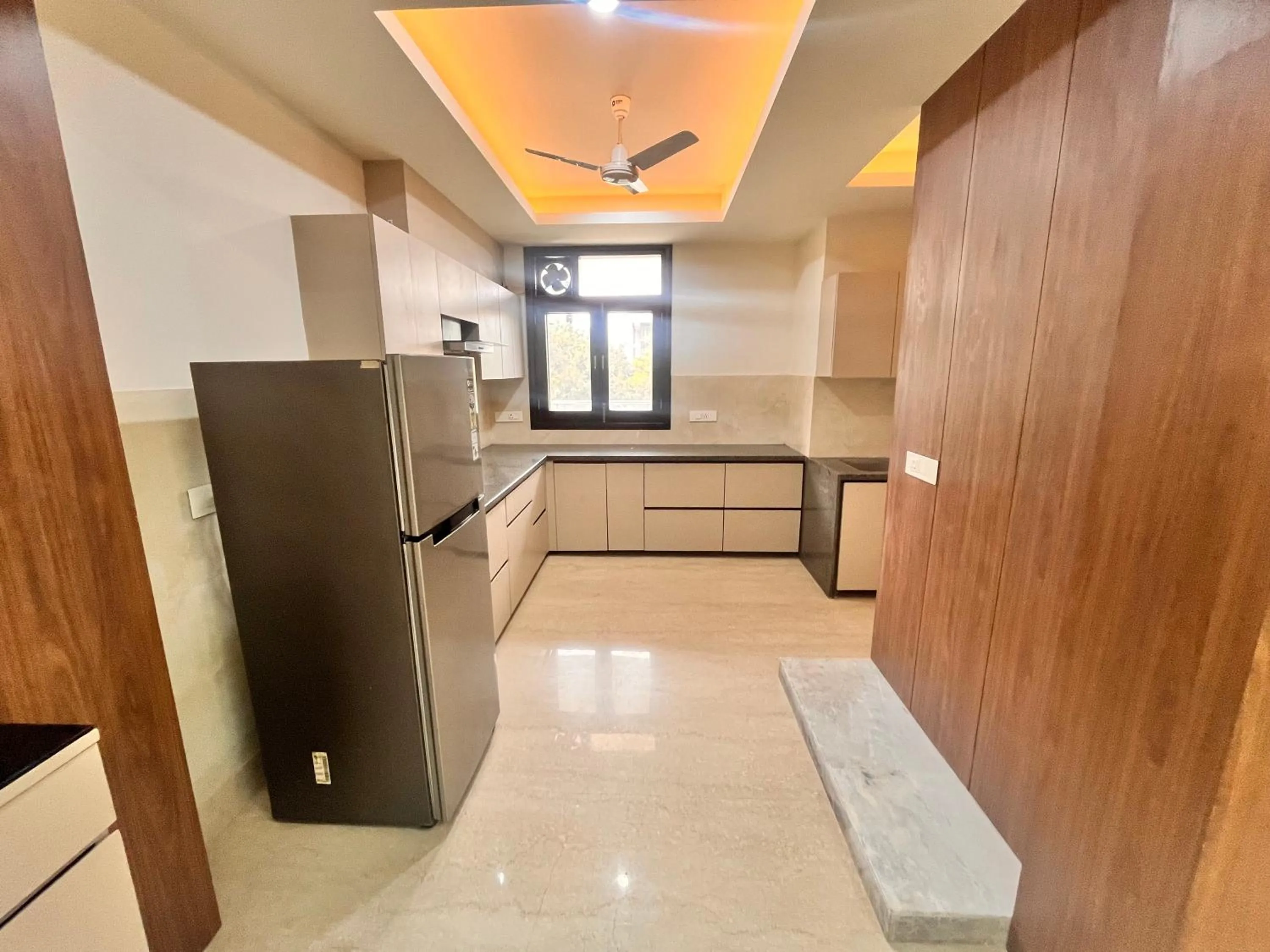 kitchen in Gazebo Inn & Suites Medanta