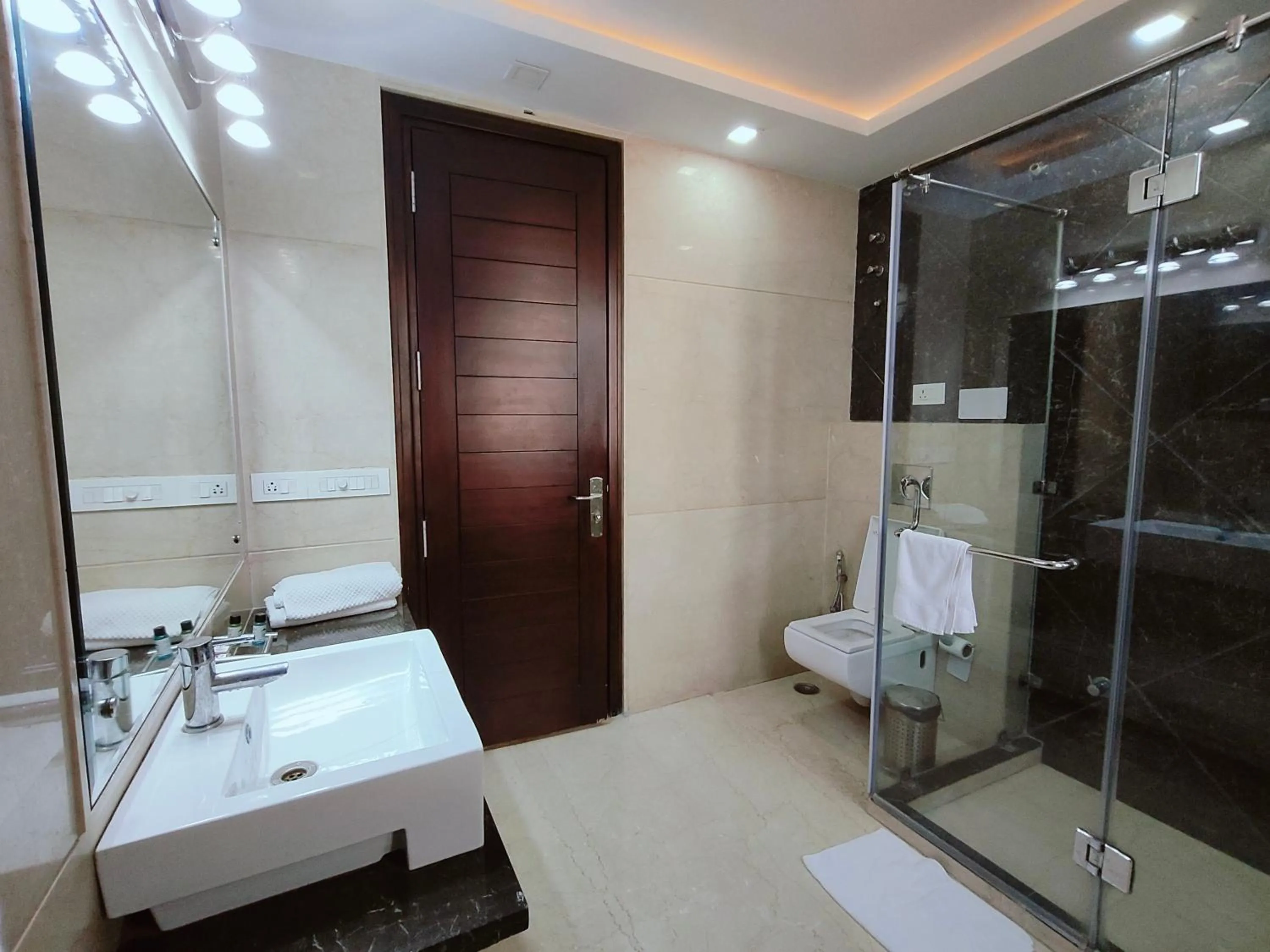 Bathroom in Gazebo Inn & Suites Medanta