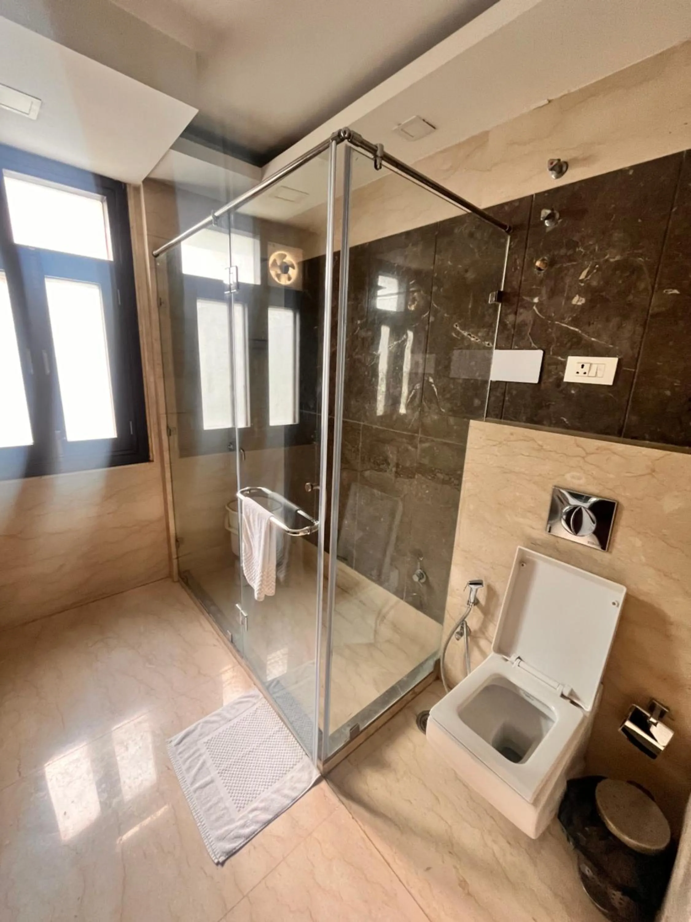 Bathroom in Gazebo Inn & Suites Medanta