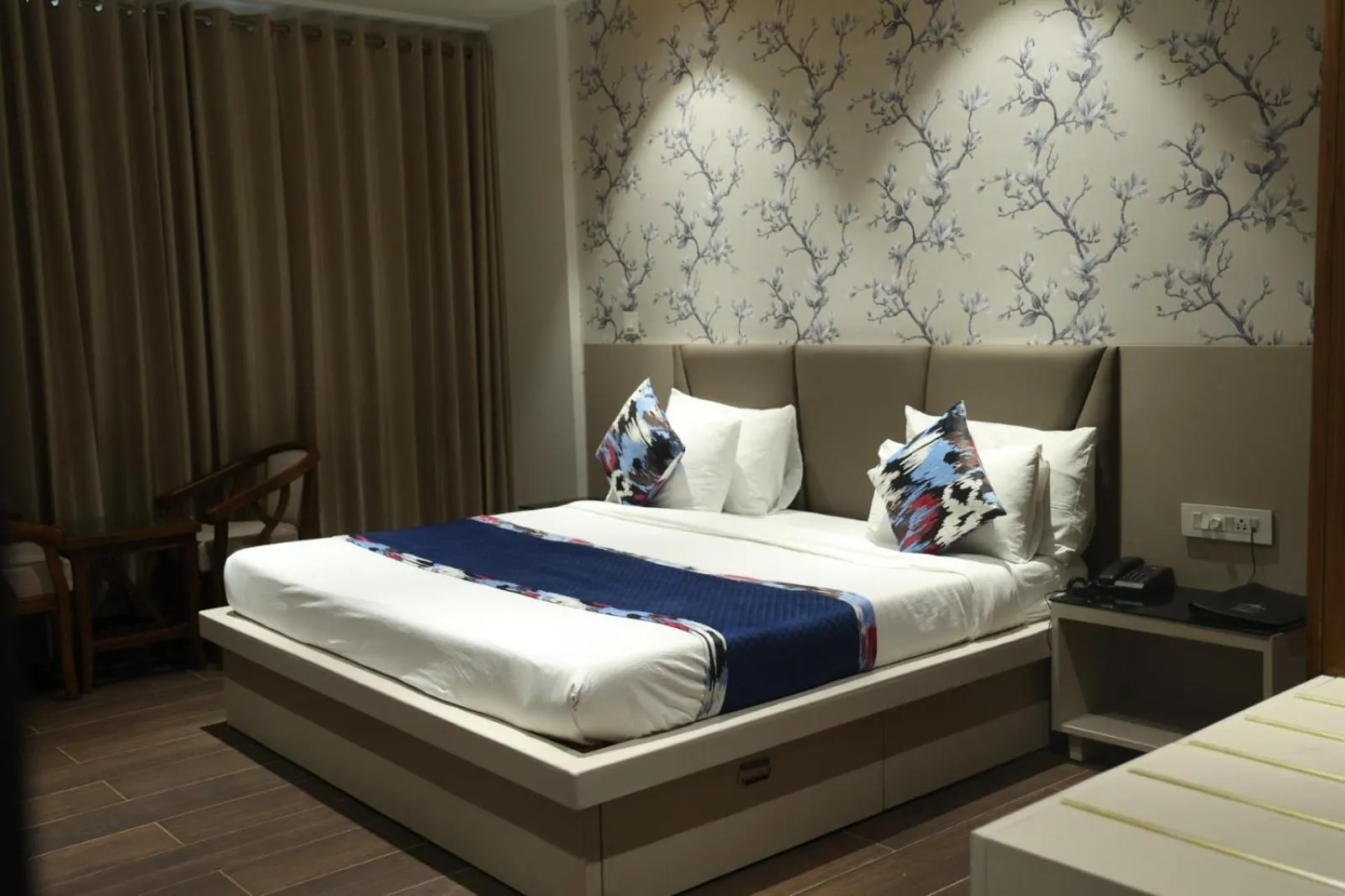 Photo of the whole room, Bed in Gazebo Inn & Suites Medanta