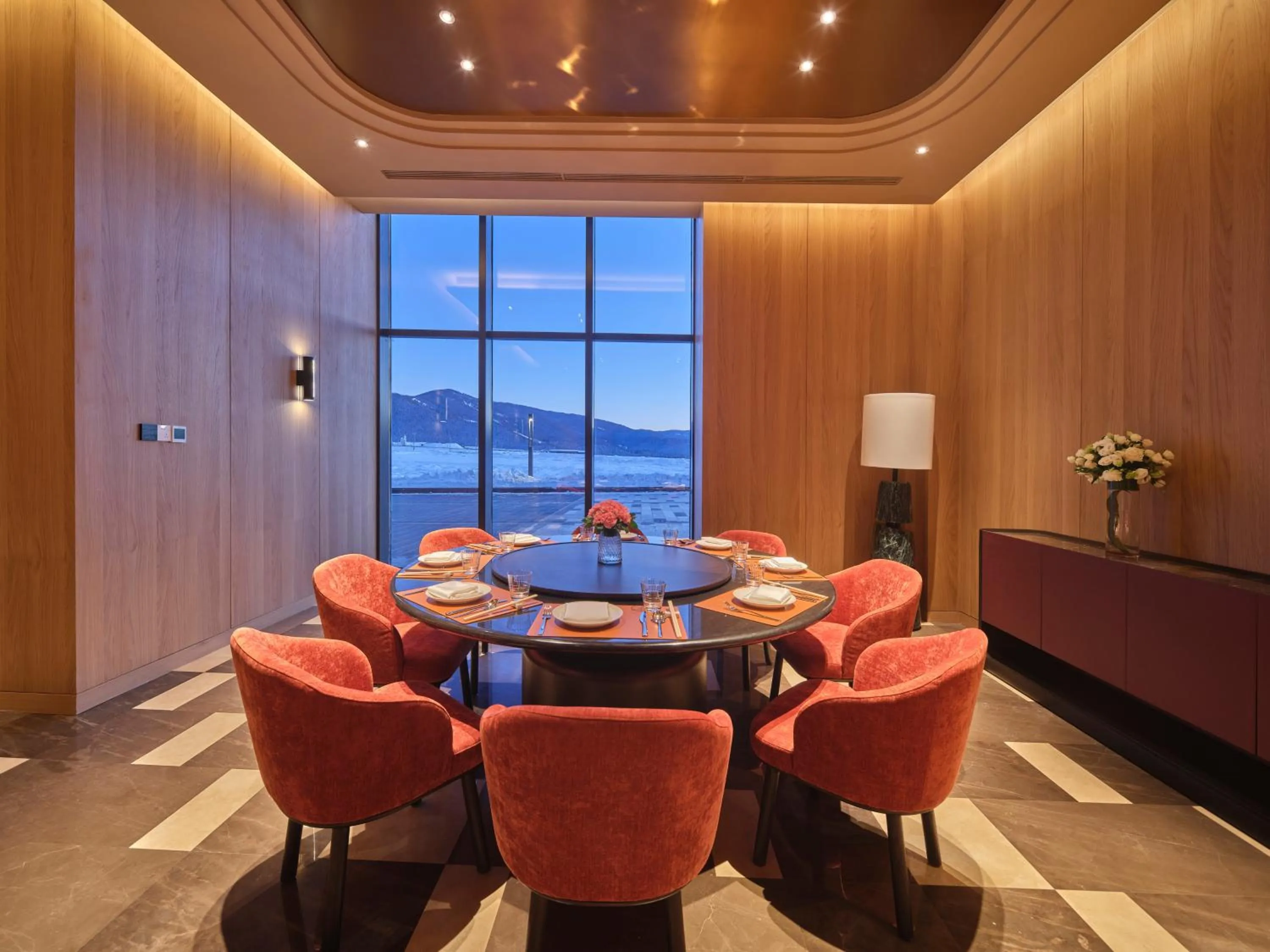 Restaurant/places to eat in Hilton Altay Hemu