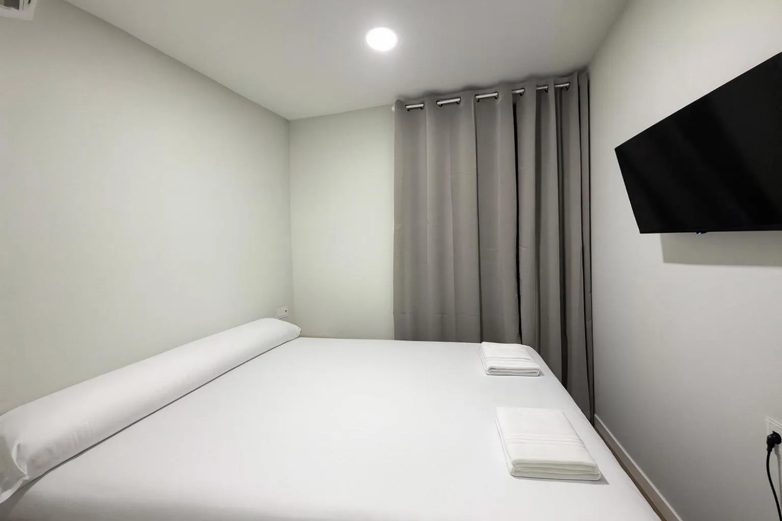 Bed in Hostal Alcorcón