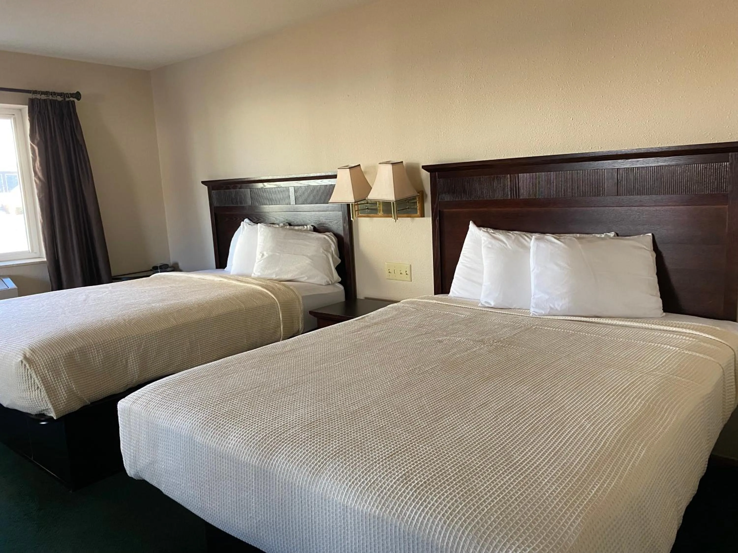 Bedroom, Bed in Heritage Inn Hotel