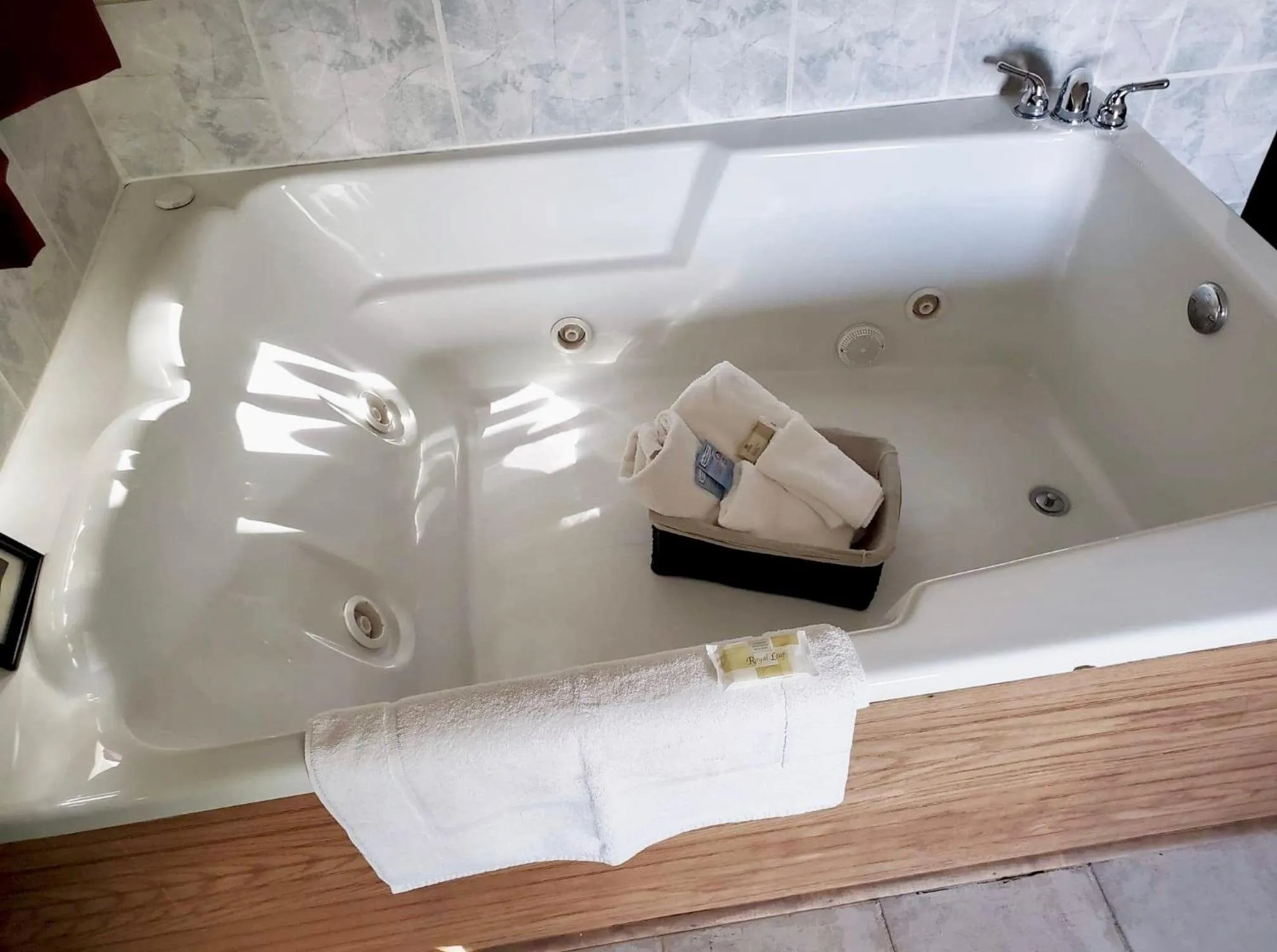 Bath in Heritage Inn Hotel