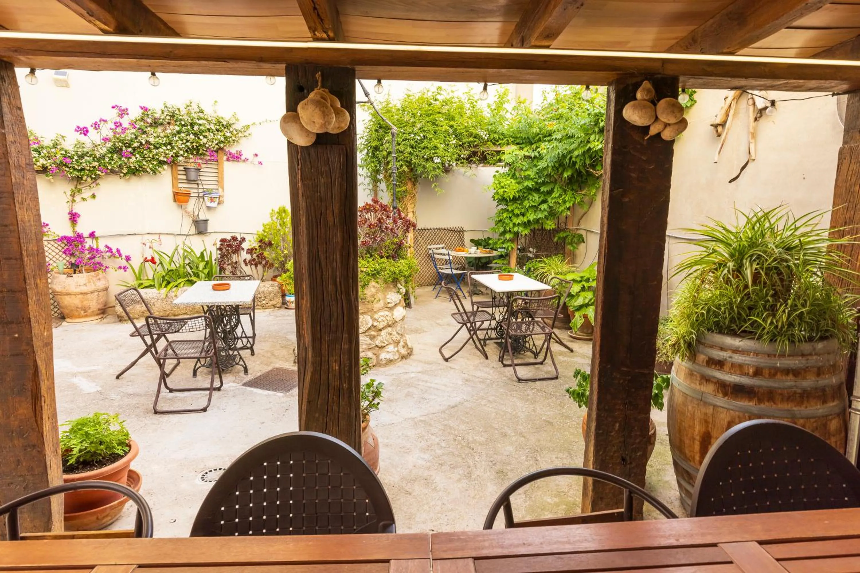 Garden in Casa Rural "La Bardena Blanca I "