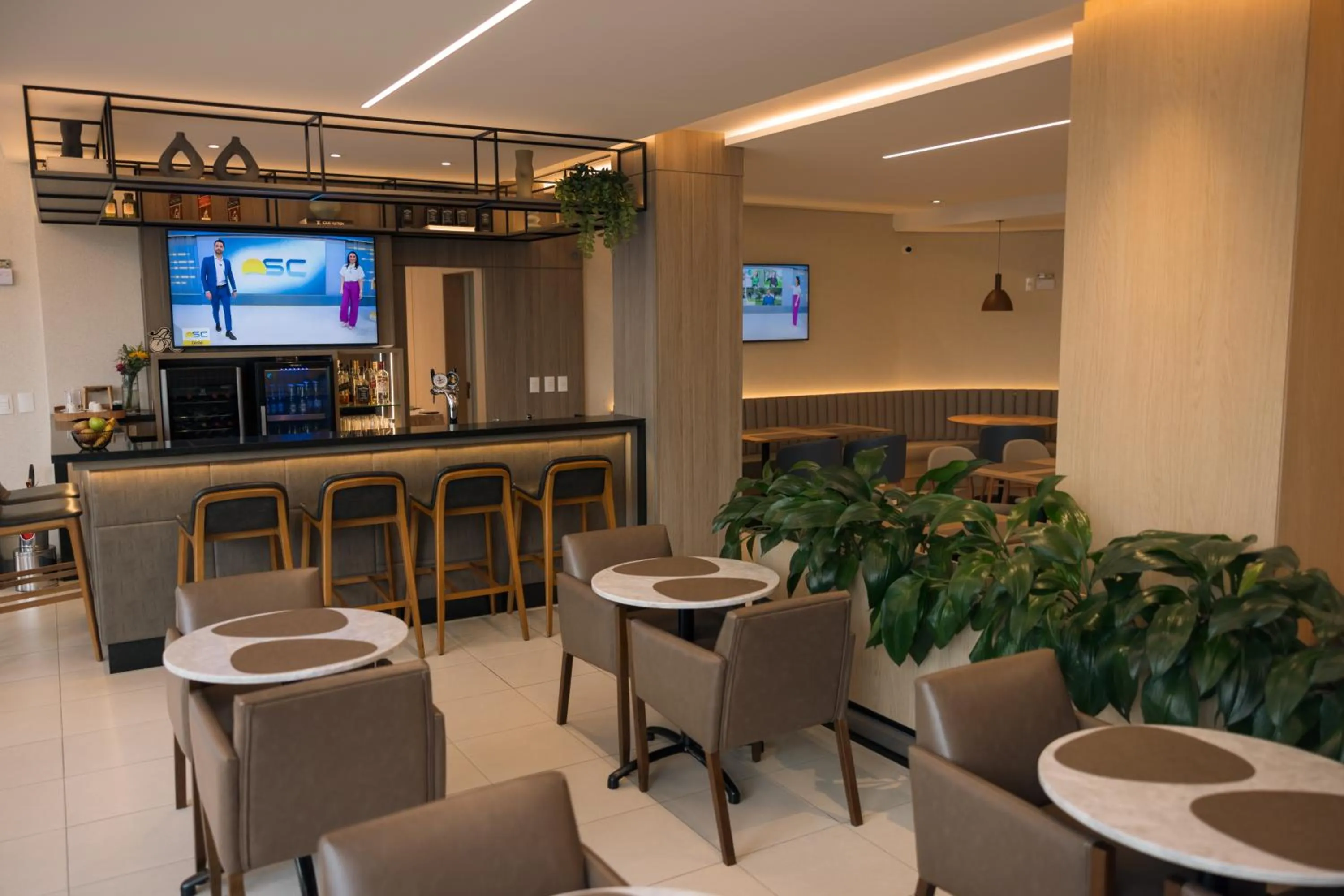 Communal lounge/ TV room in Art Hotel