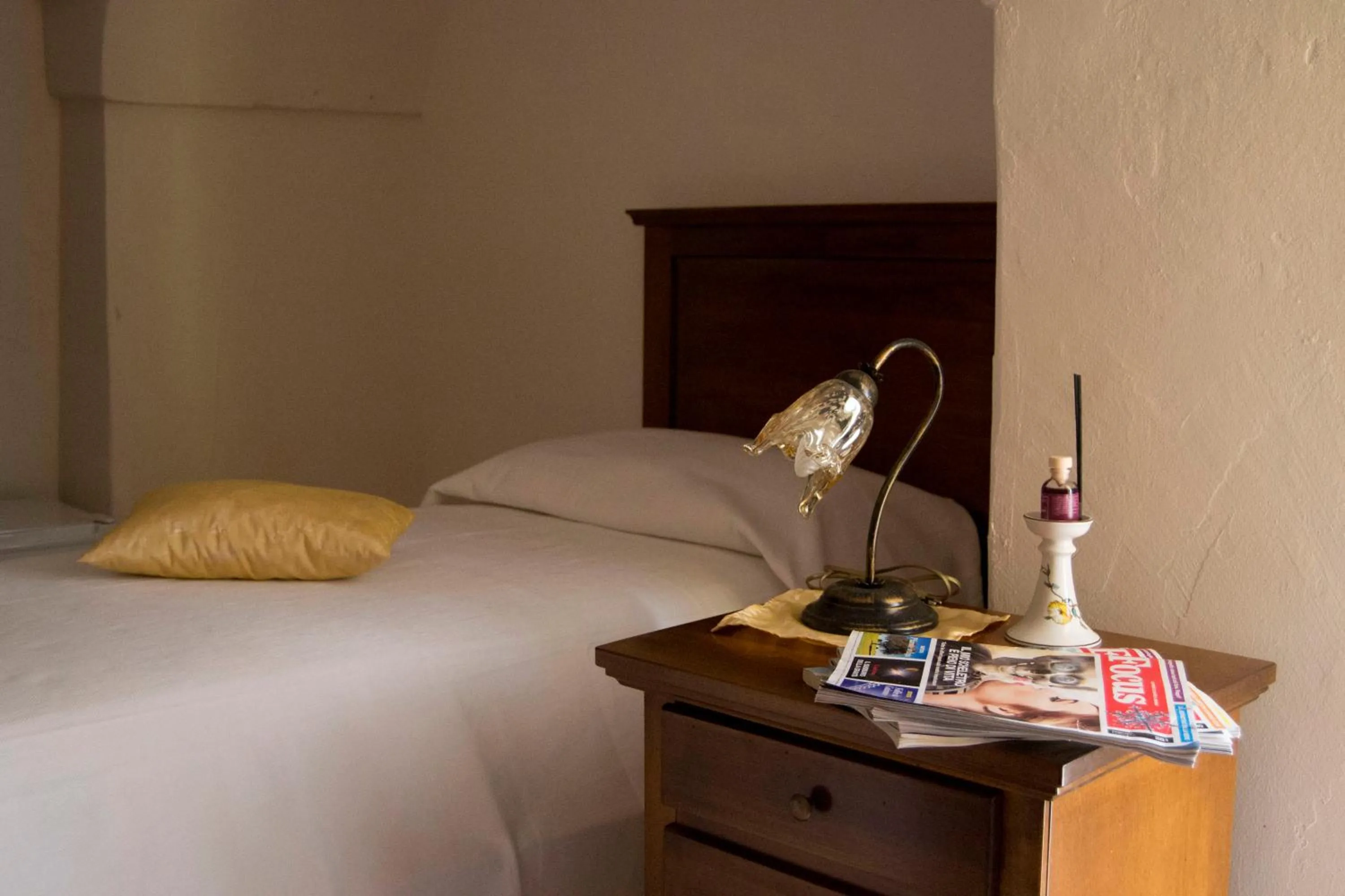 Photo of the whole room in 100 Craste