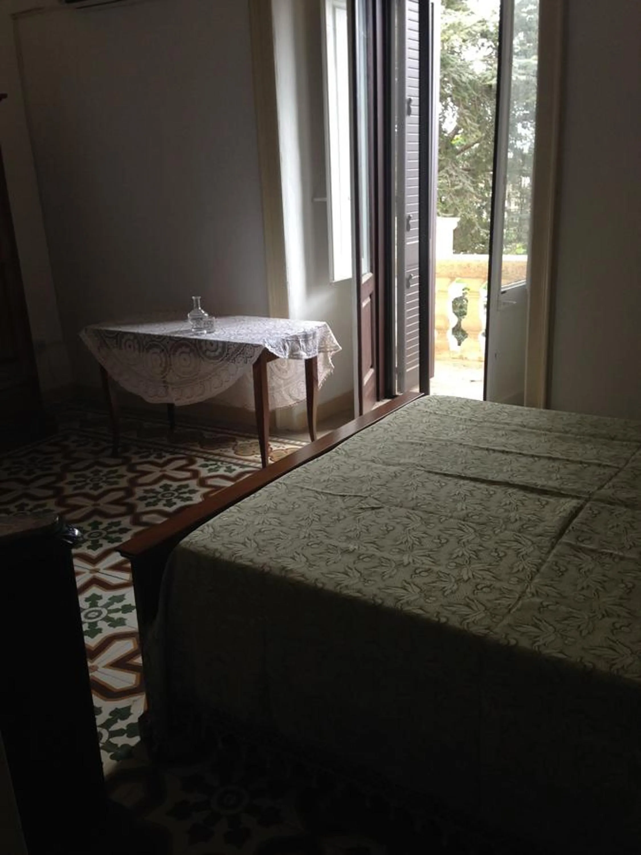 Decorative detail in 100 Craste