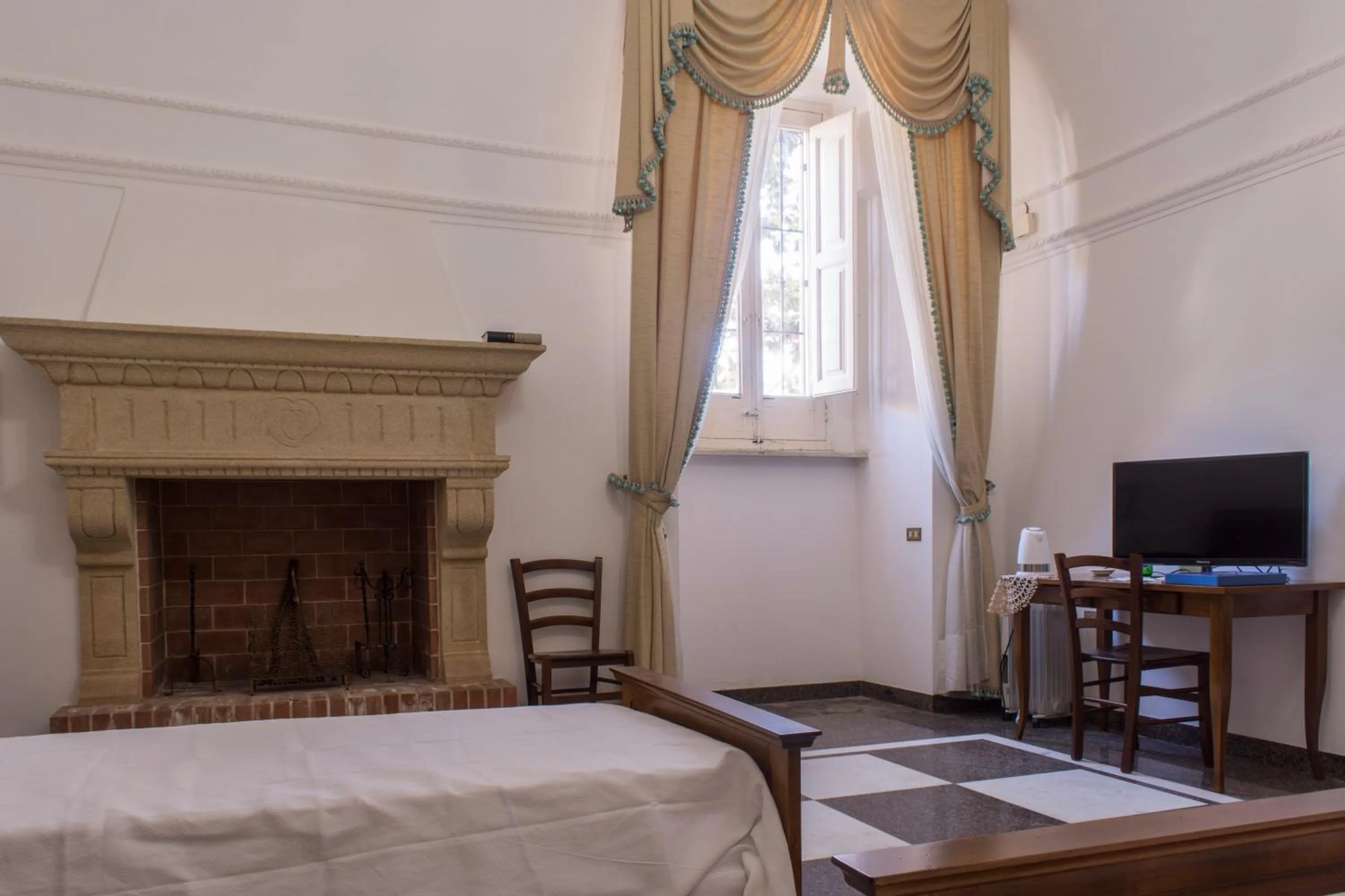 Photo of the whole room in 100 Craste