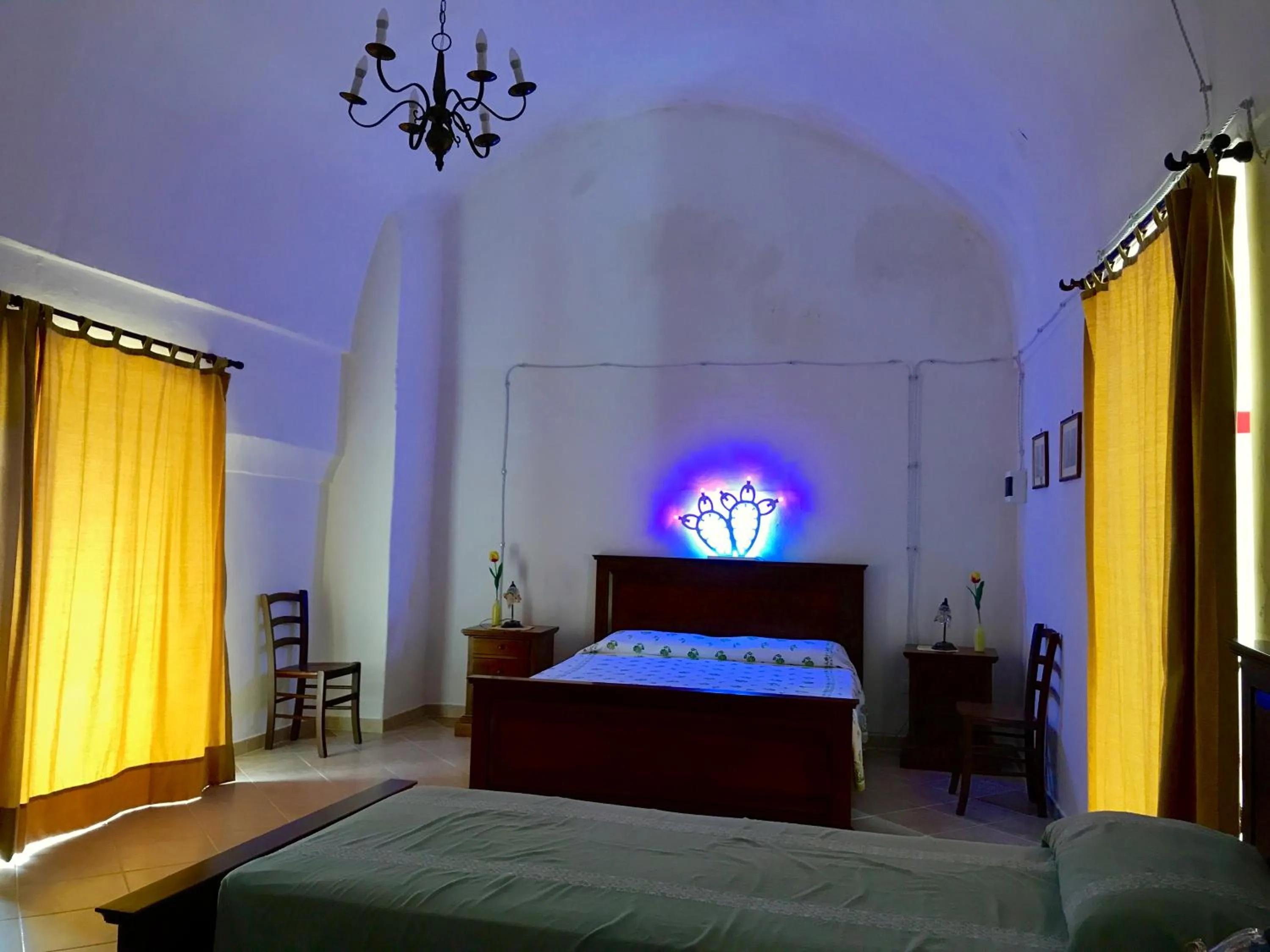 Decorative detail in 100 Craste