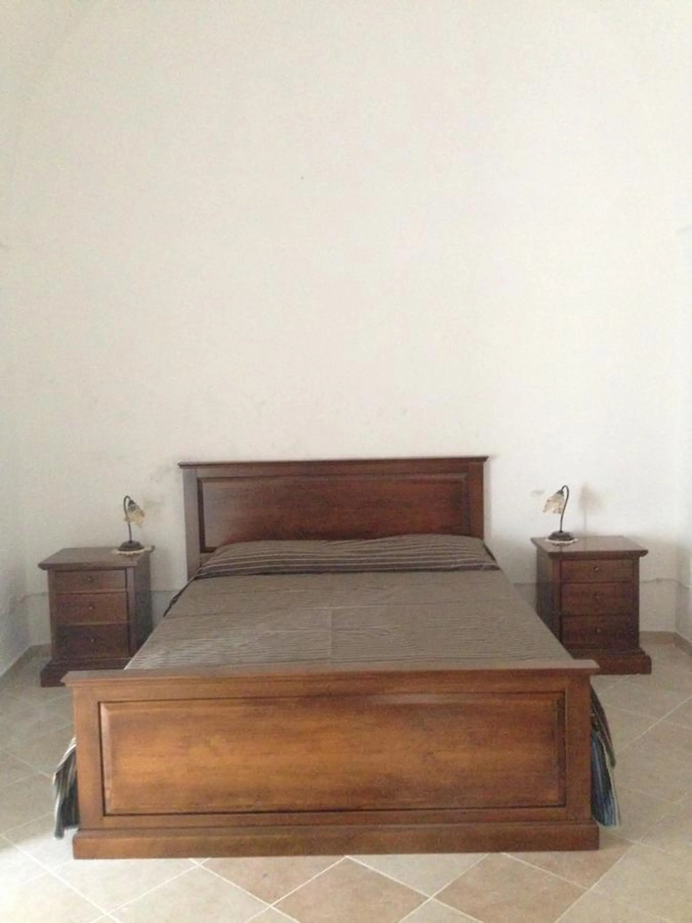 Photo of the whole room in 100 Craste