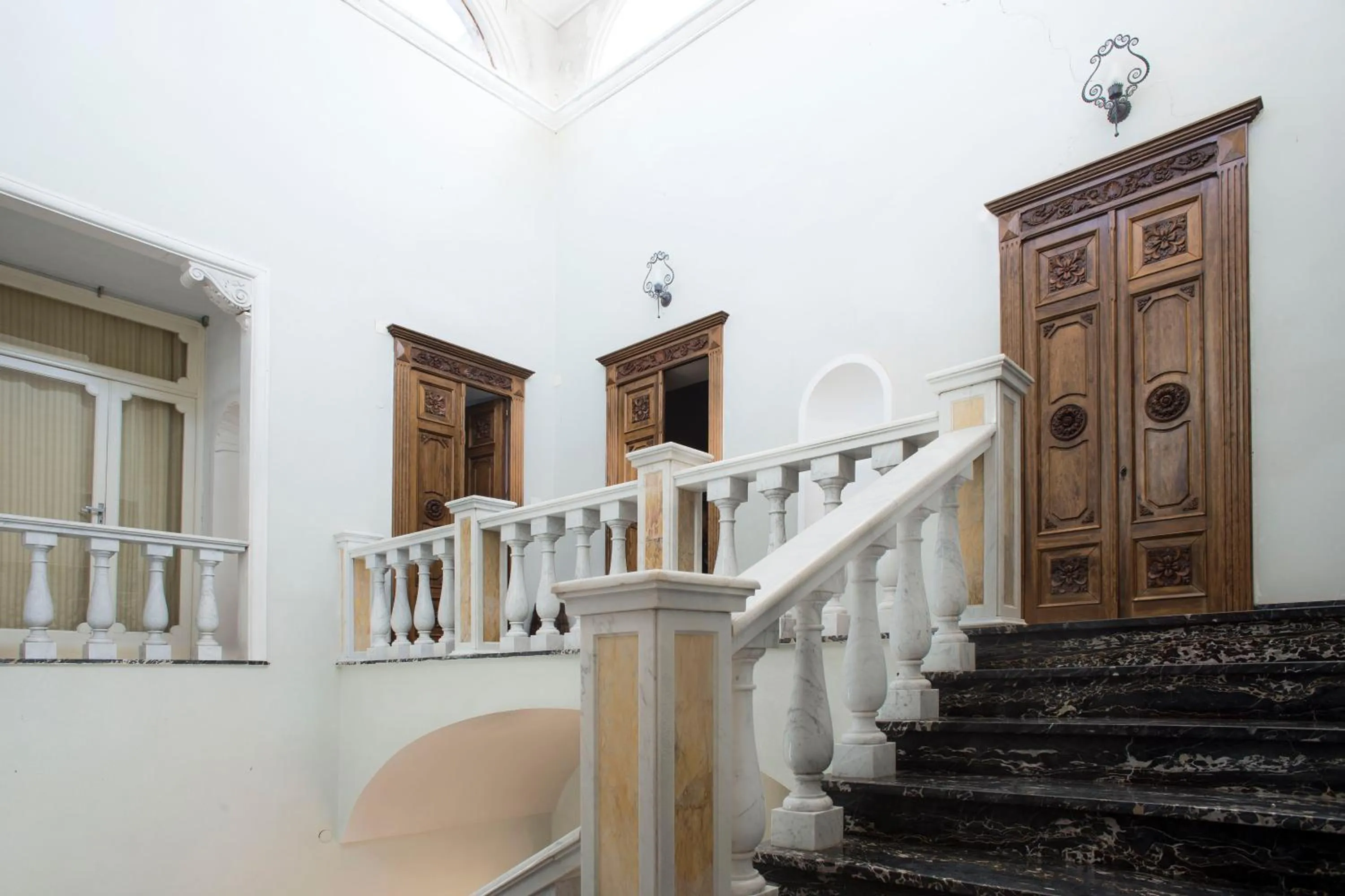 Property building in 100 Craste