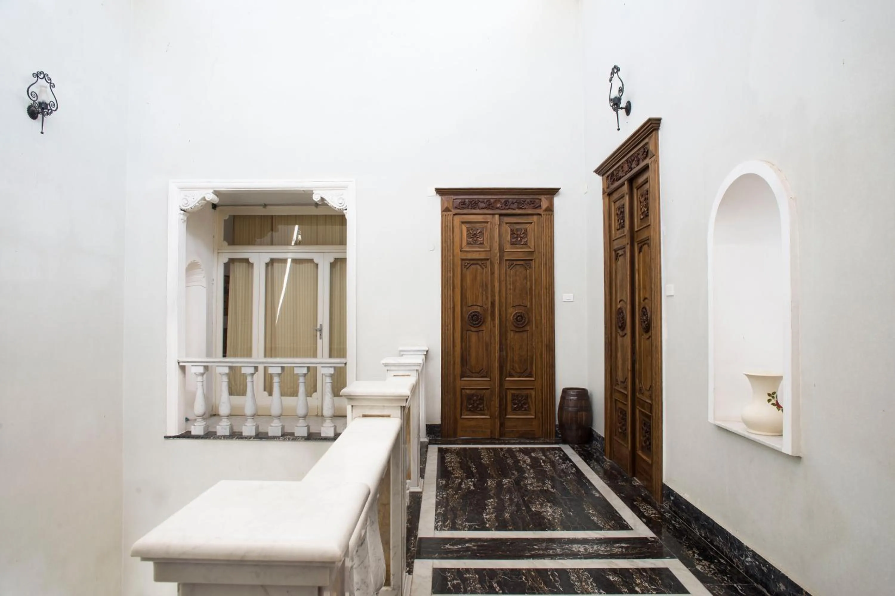 Property building in 100 Craste