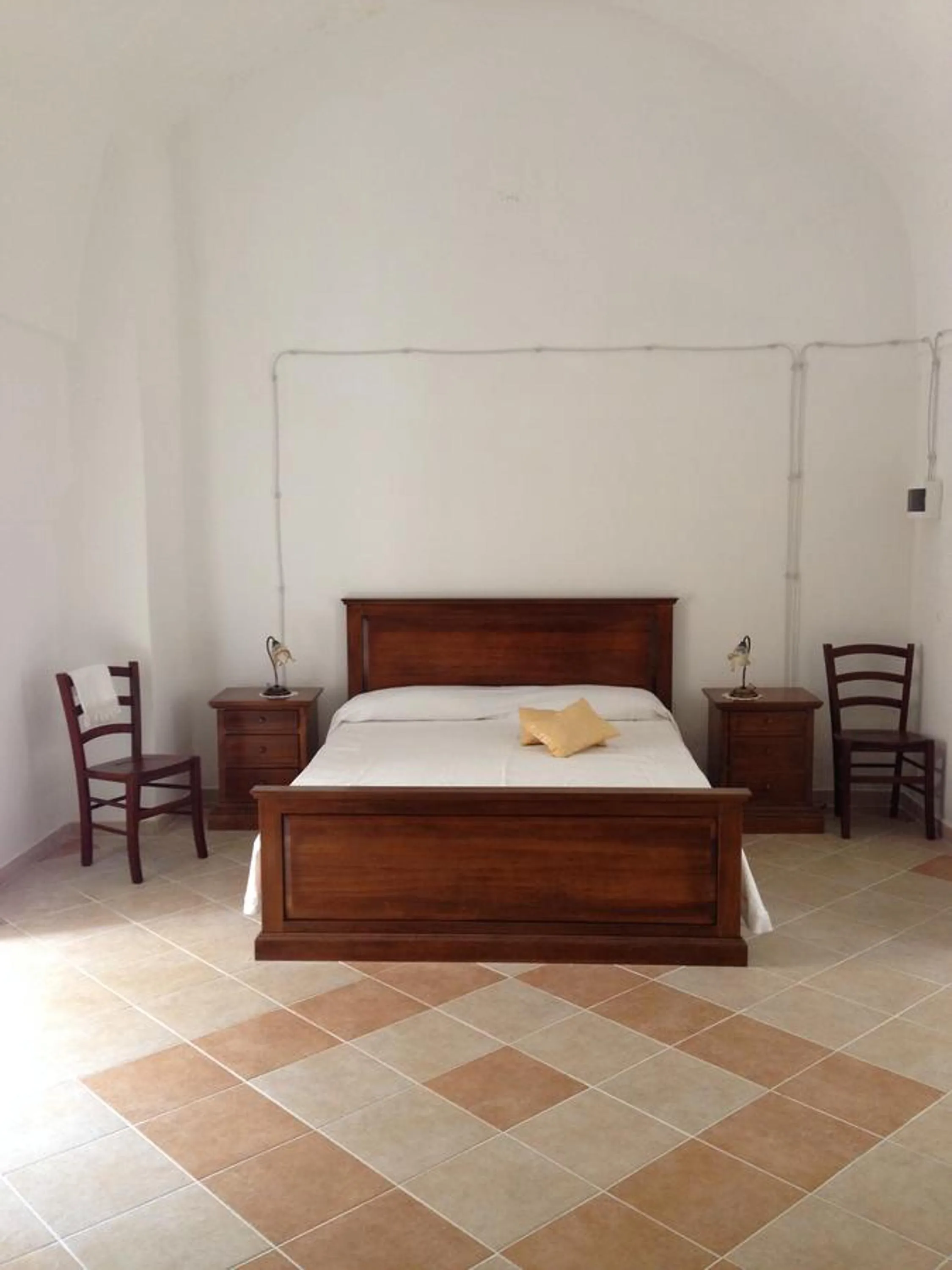 Photo of the whole room in 100 Craste