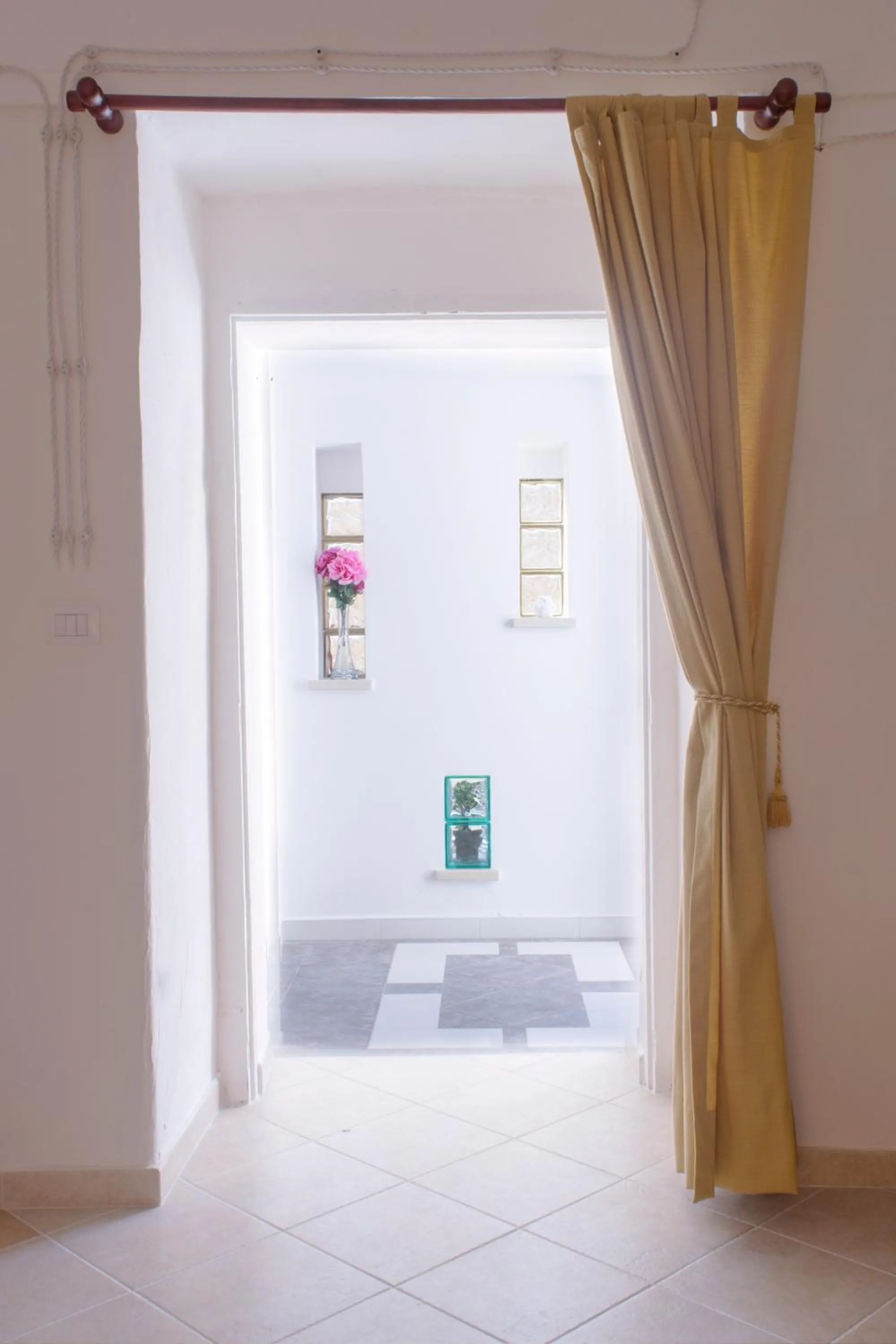 Decorative detail in 100 Craste