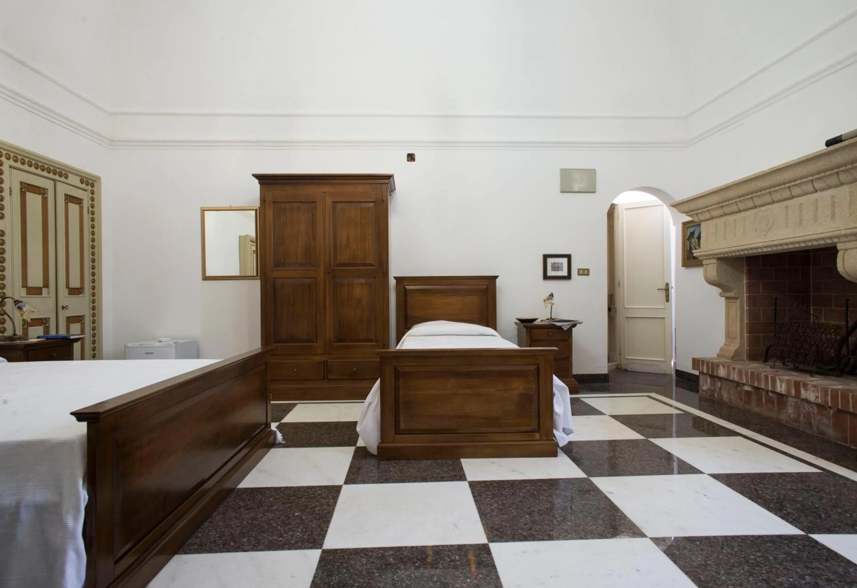 Photo of the whole room in 100 Craste