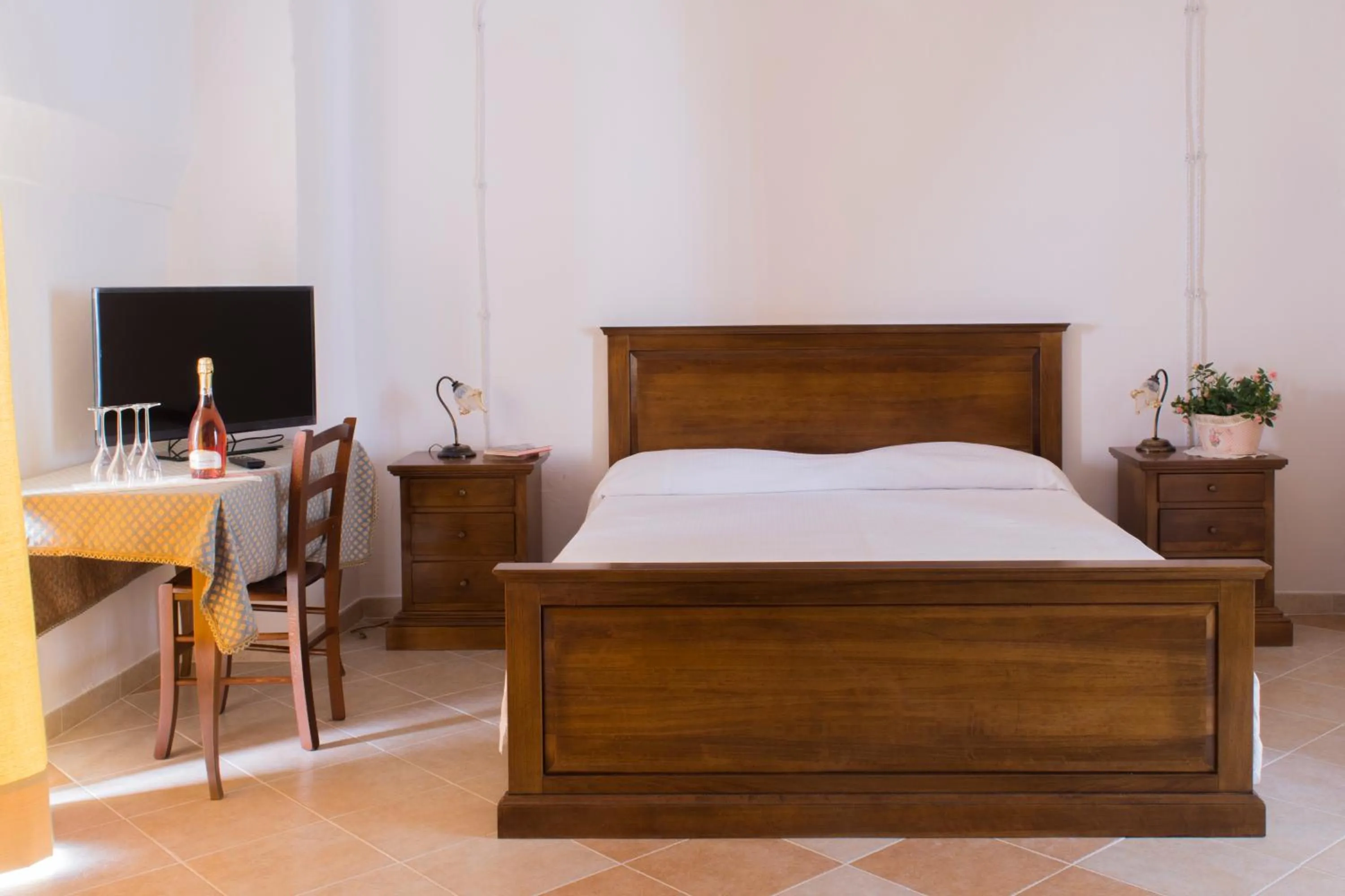 Photo of the whole room in 100 Craste