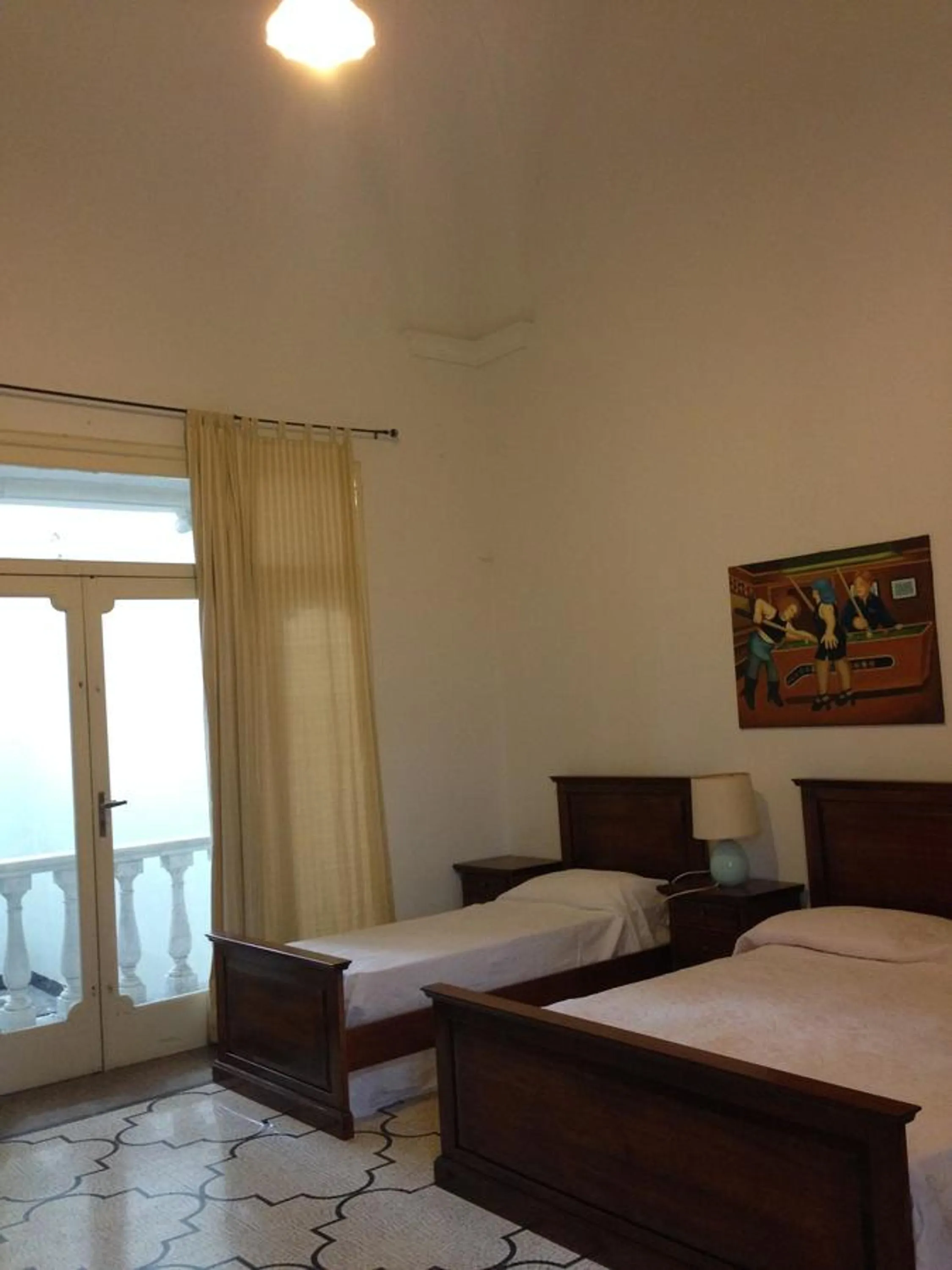 Photo of the whole room in 100 Craste