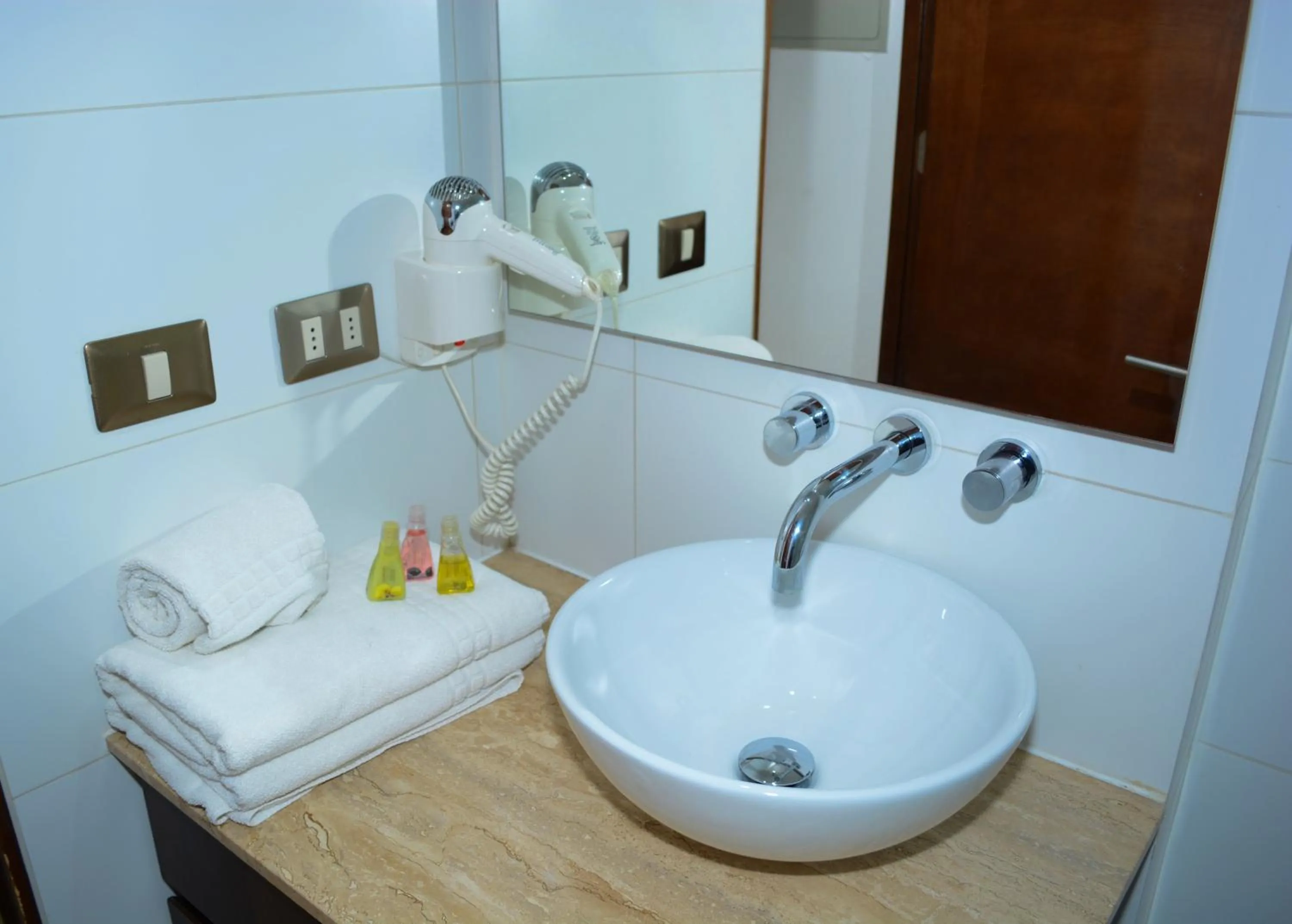 Bathroom in Sunset Aparts