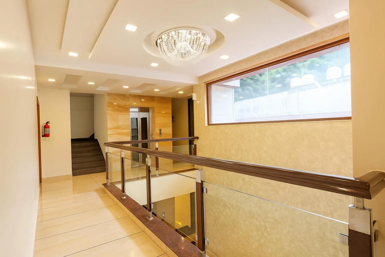 elevator in Hotel Winter Line Inn Near St Francis Monastery