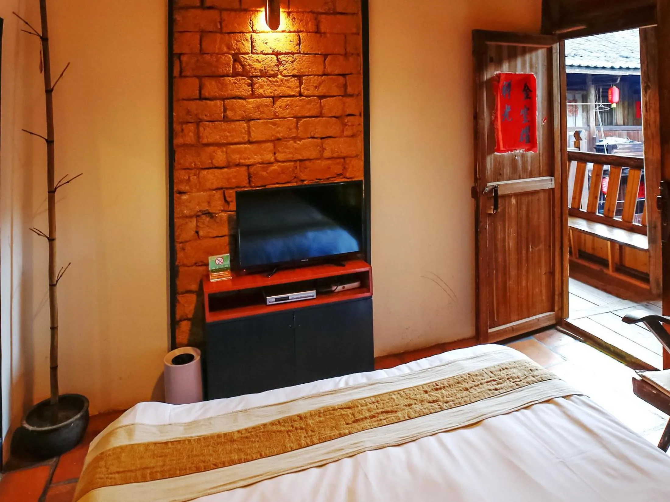 Bedroom, Bed in Tulou Herongzhuang Inn
