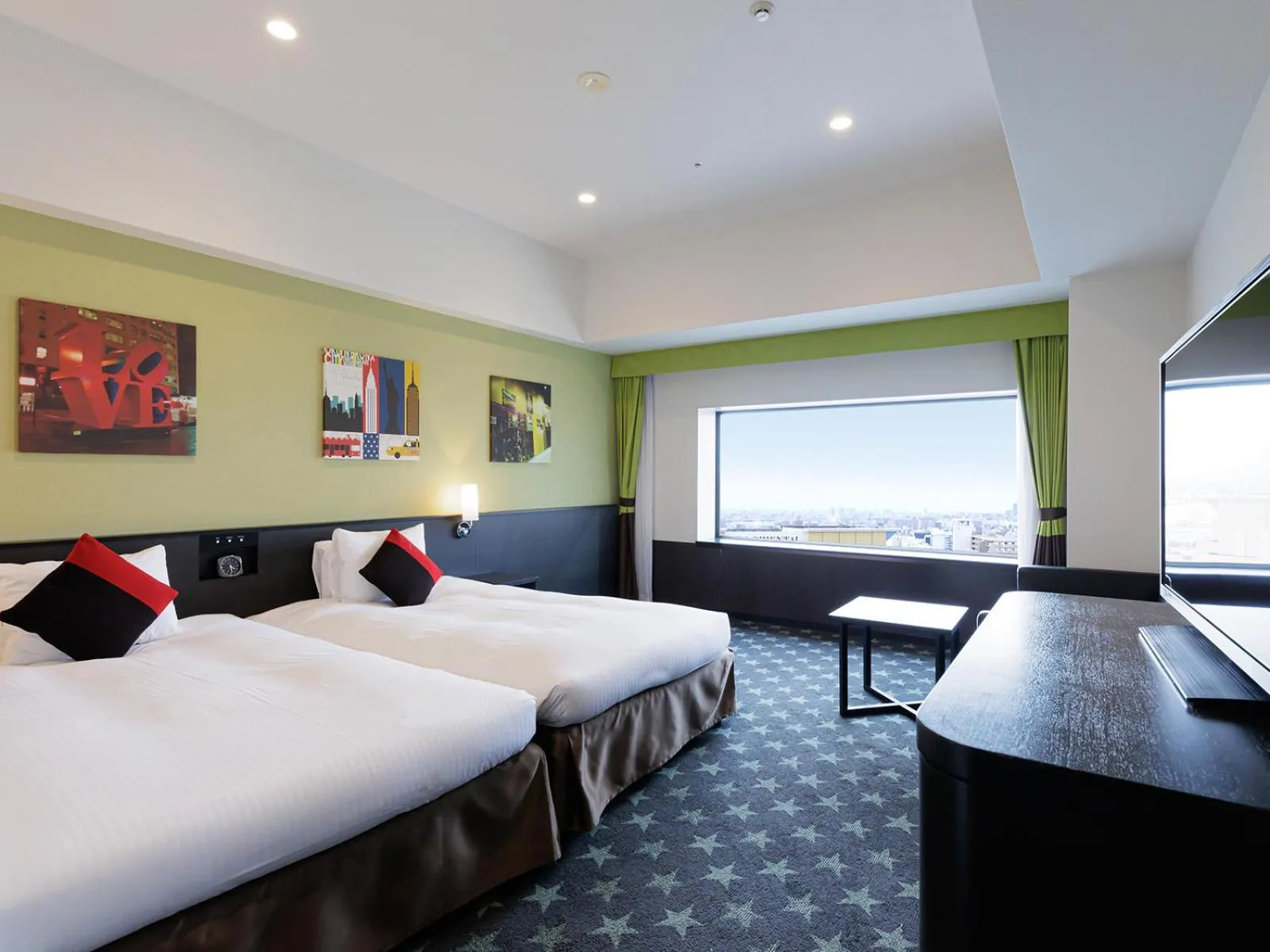 Other, Bed in The Park Front Hotel at Universal Studios Japan