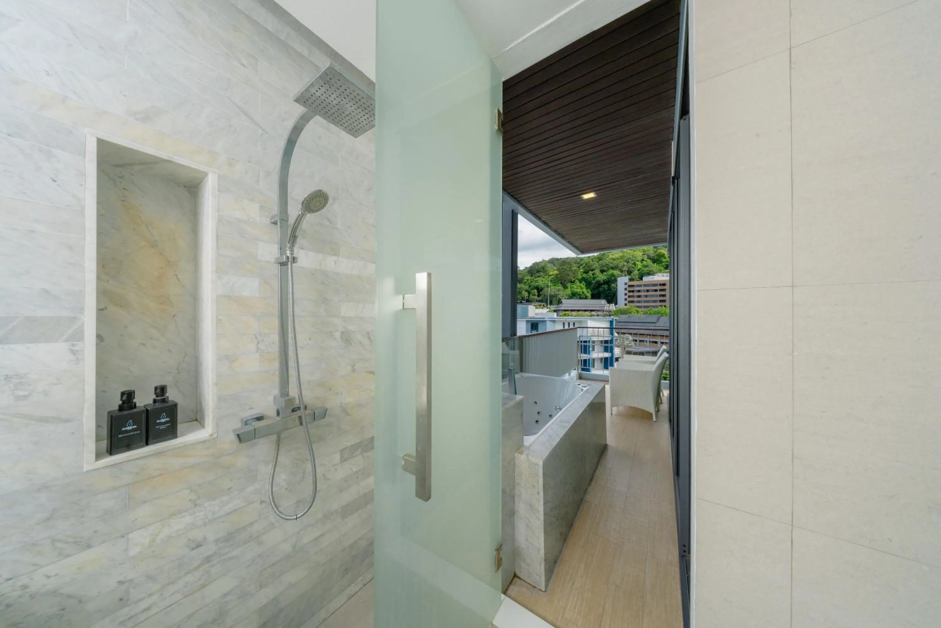 Shower in BlueSotel Krabi AoNang Beach