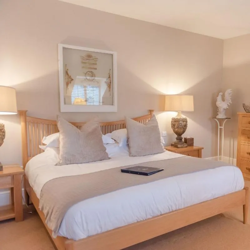 Bedroom, Bed in The Bell at Hampton Poyle