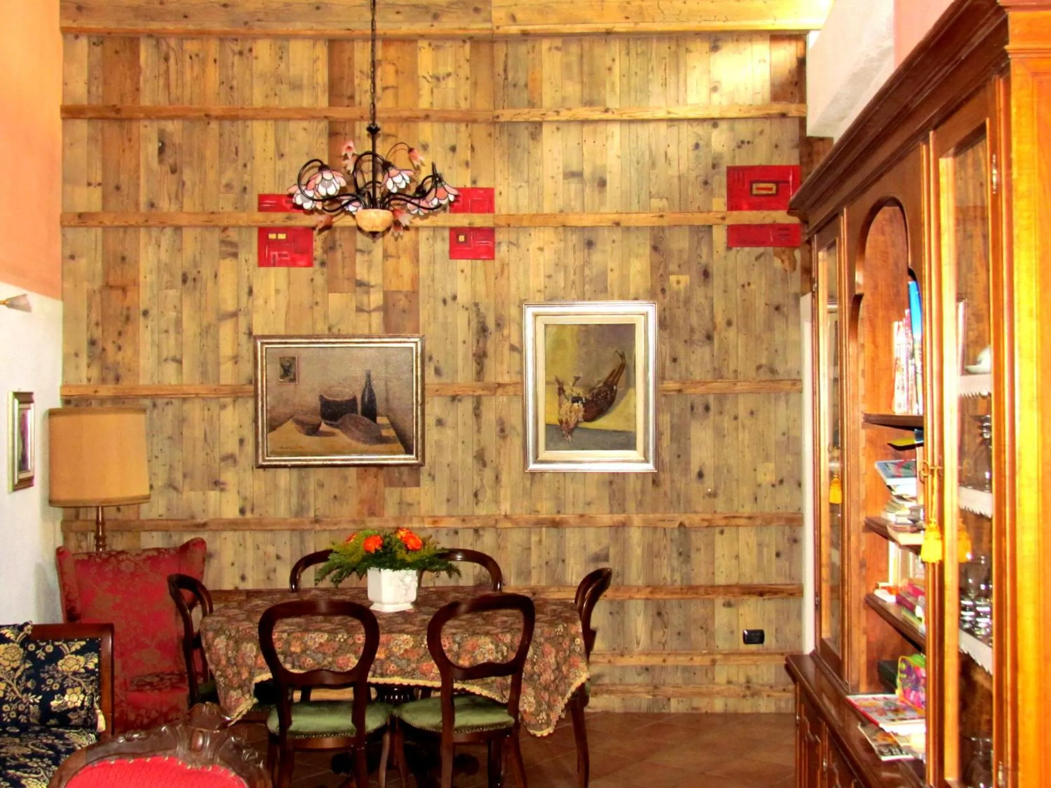 Communal lounge/ TV room in B&B Casa Mia