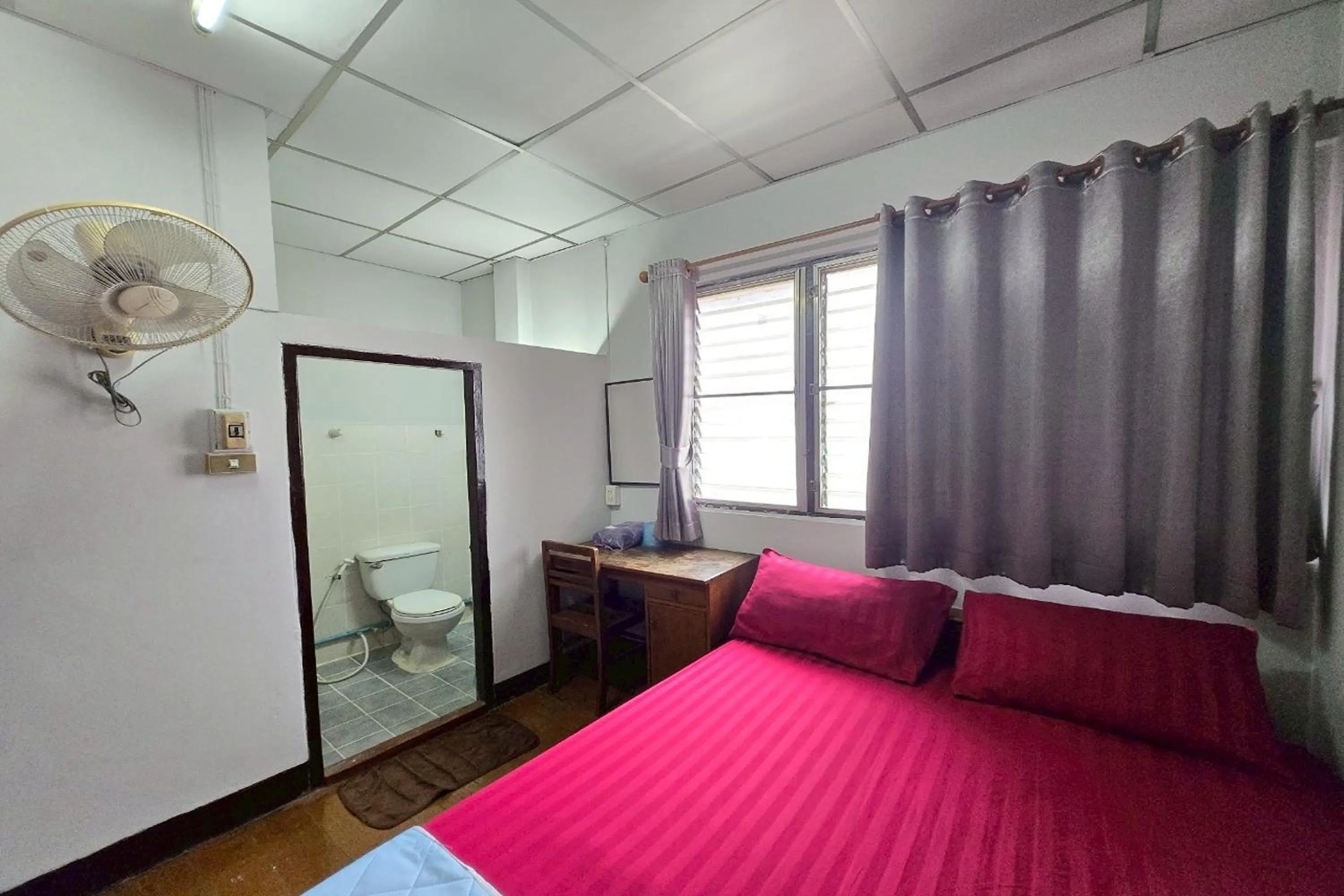 Bedroom, Bed in Tapae Inn