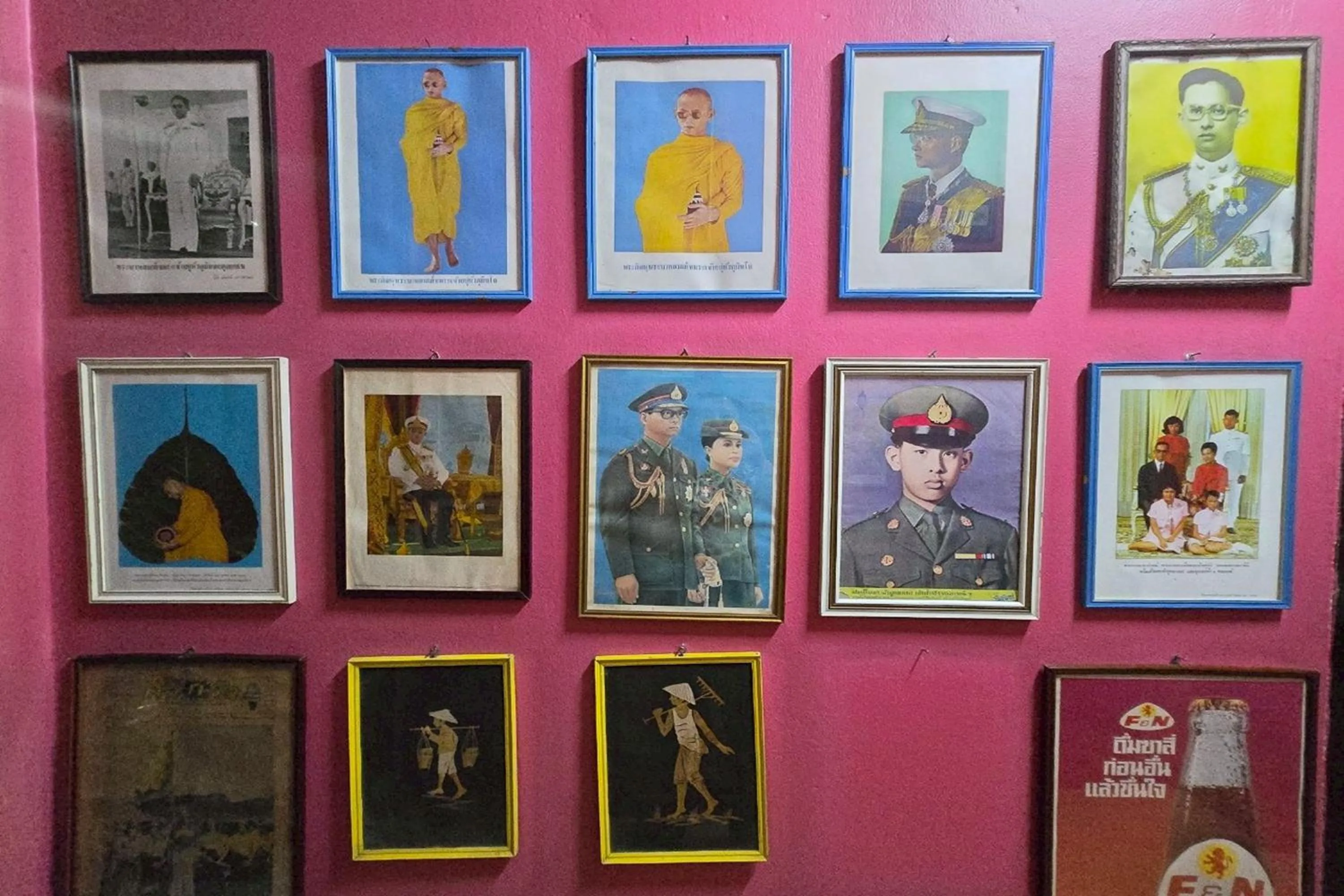 Decorative detail in Tapae Inn