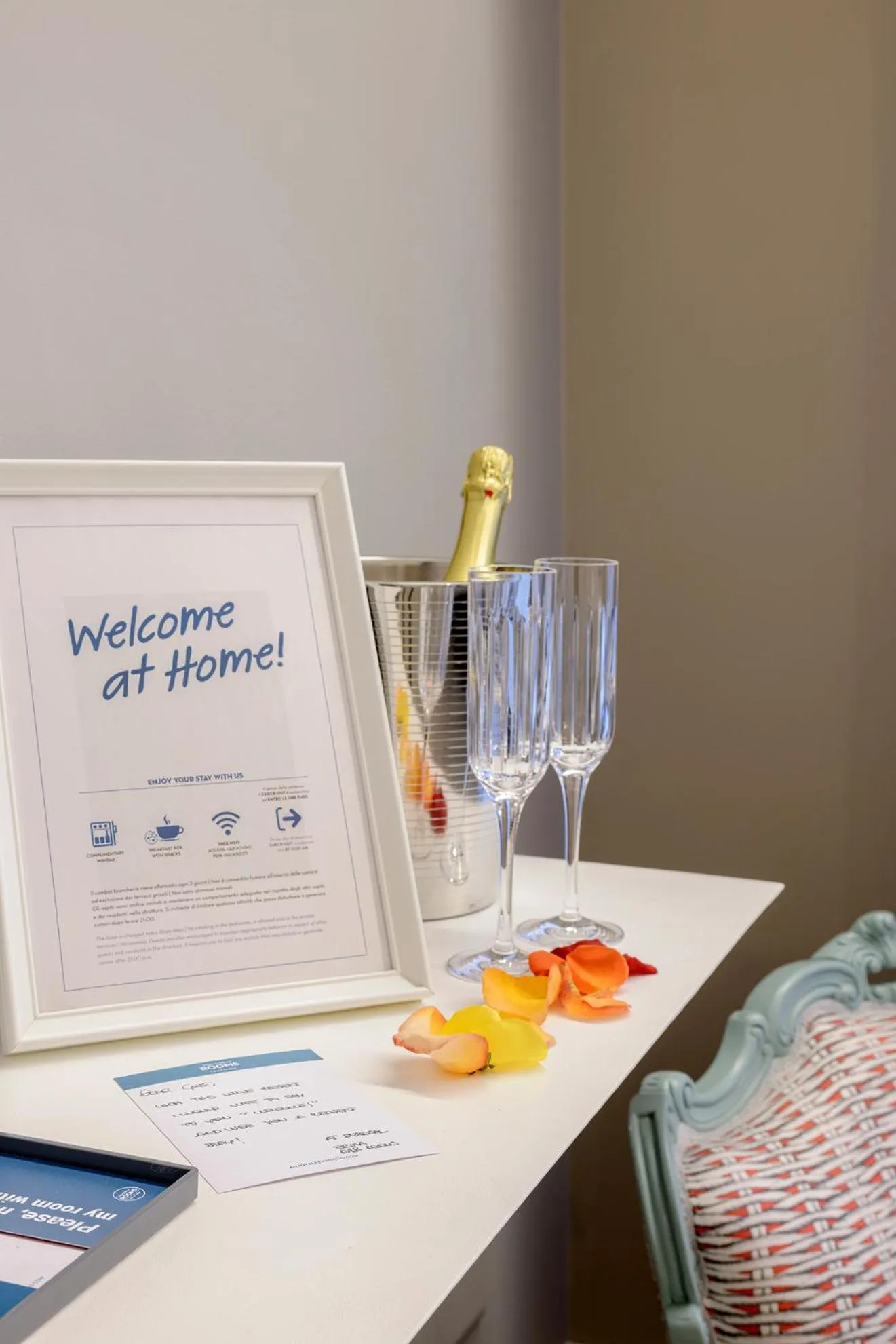 Photo of the whole room in Anjoy&Bleev Rooms